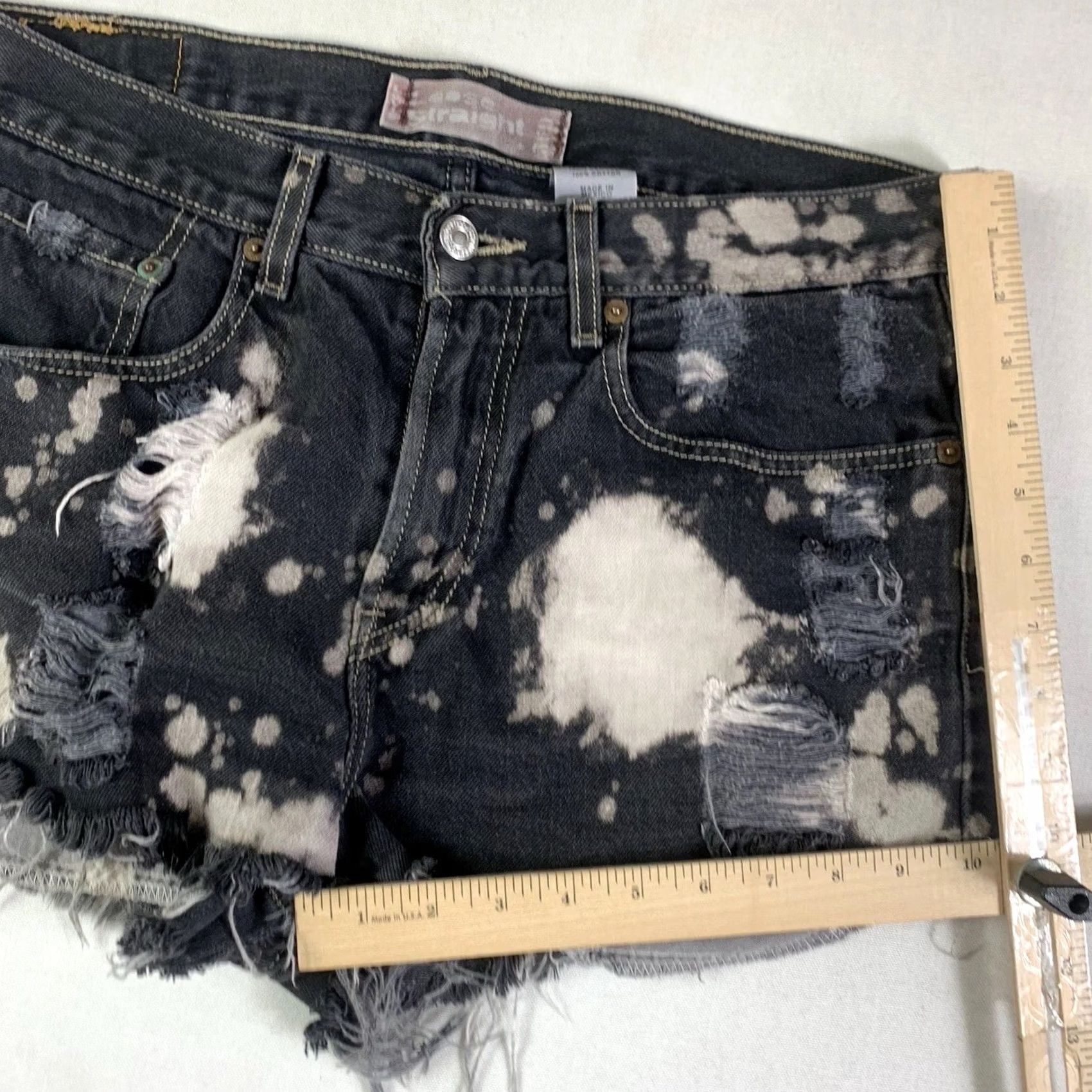 Levi's vtg Levis Cut off Shorts Womens 33W Black Distressed Loose Straight Bleach Booty Size 24" / US 00 / IT 34 - 4 Thumbnail