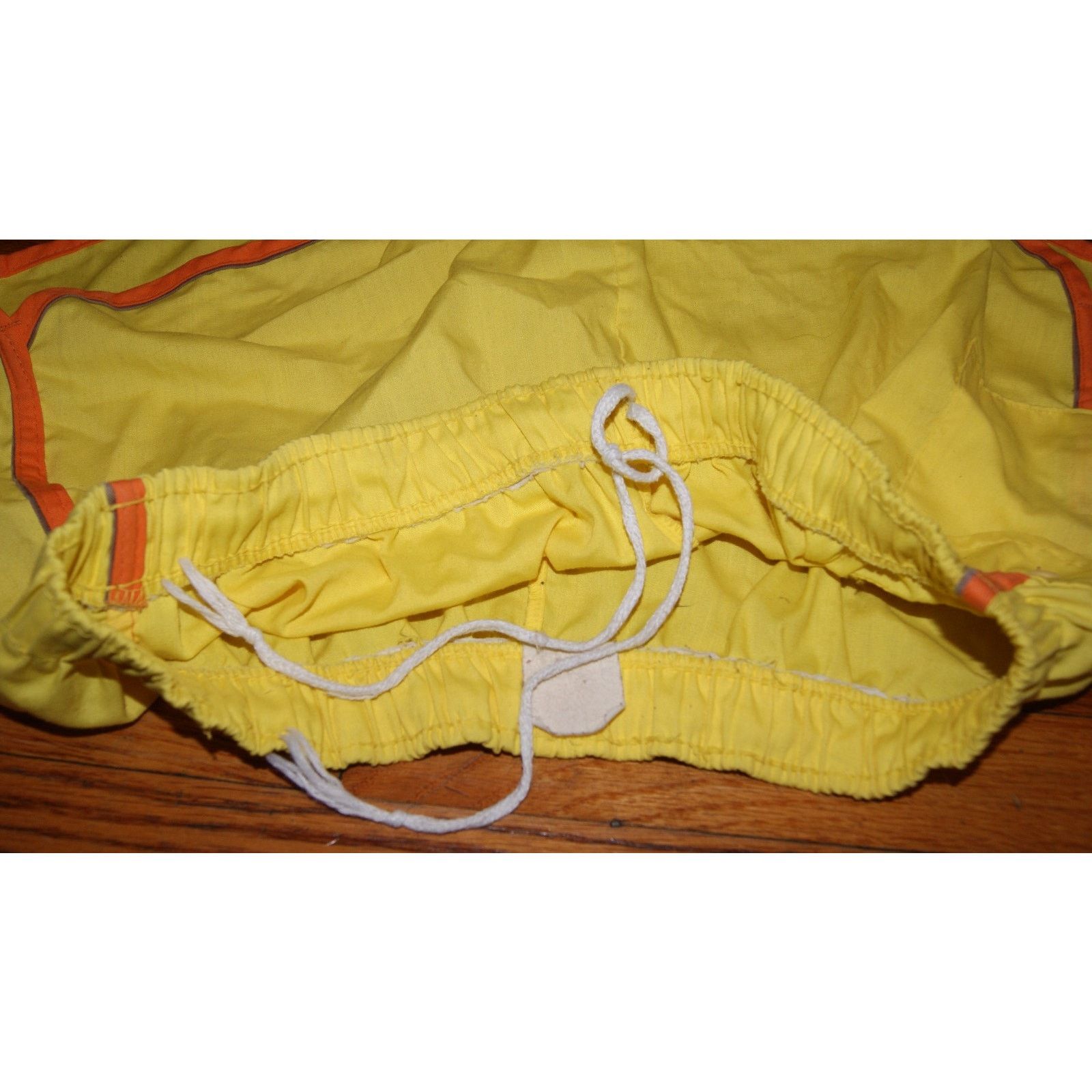Vintage VTG 70s 80 Yellow Short S Athletic Shorts Side Pocket Stripe Size US 28 / EU 44 - 4 Thumbnail