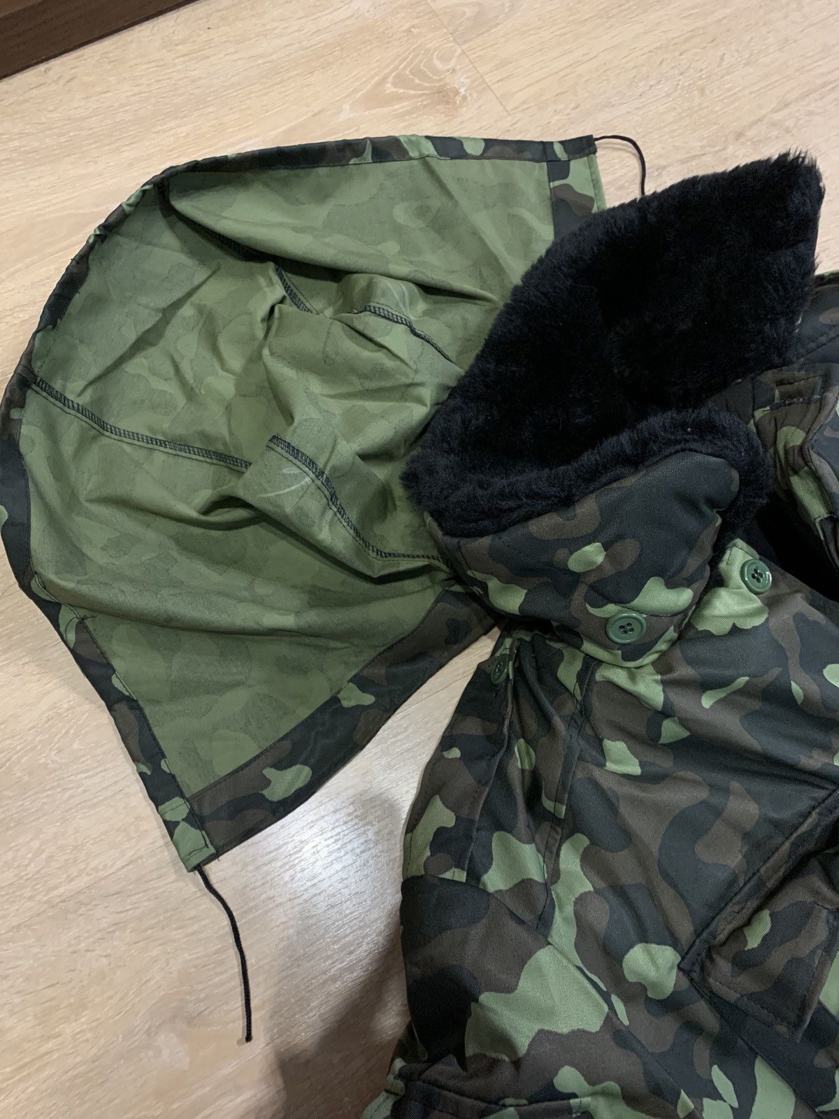 Vintage Vintage Ukraine Army Dubok coat jacket 1996 Size US M / EU 48-50 / 2 - 6 Thumbnail