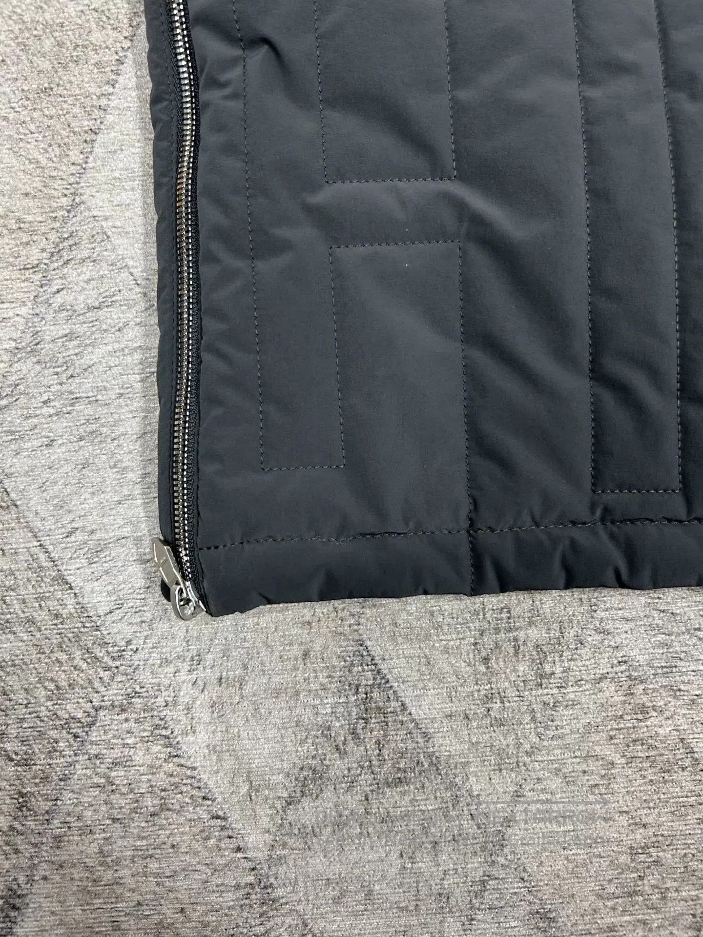 Hermes Hermes Quilted Short-Sleeve Jacket. Size US M / EU 48-50 / 2 - 3 Thumbnail