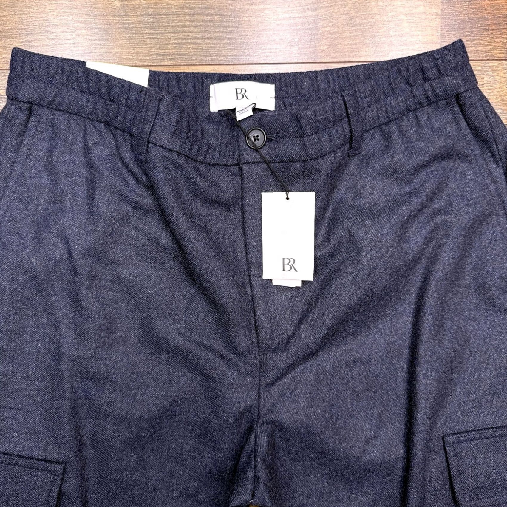 Banana Republic Banana Republic Pants Mens 32 Navy Wool Flannel Elastic Waist Straight Leg Cargo Zip Button Dry Clean Only Size US 32 / EU 48 - 3 Thumbnail