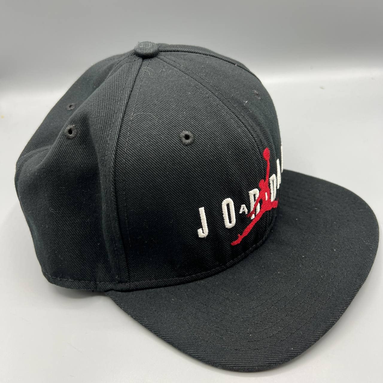 Jordan Brand Air Jordan Hat Men Embroidered Logo Jumpman Snap Back Cap Size ONE SIZE - 4 Thumbnail