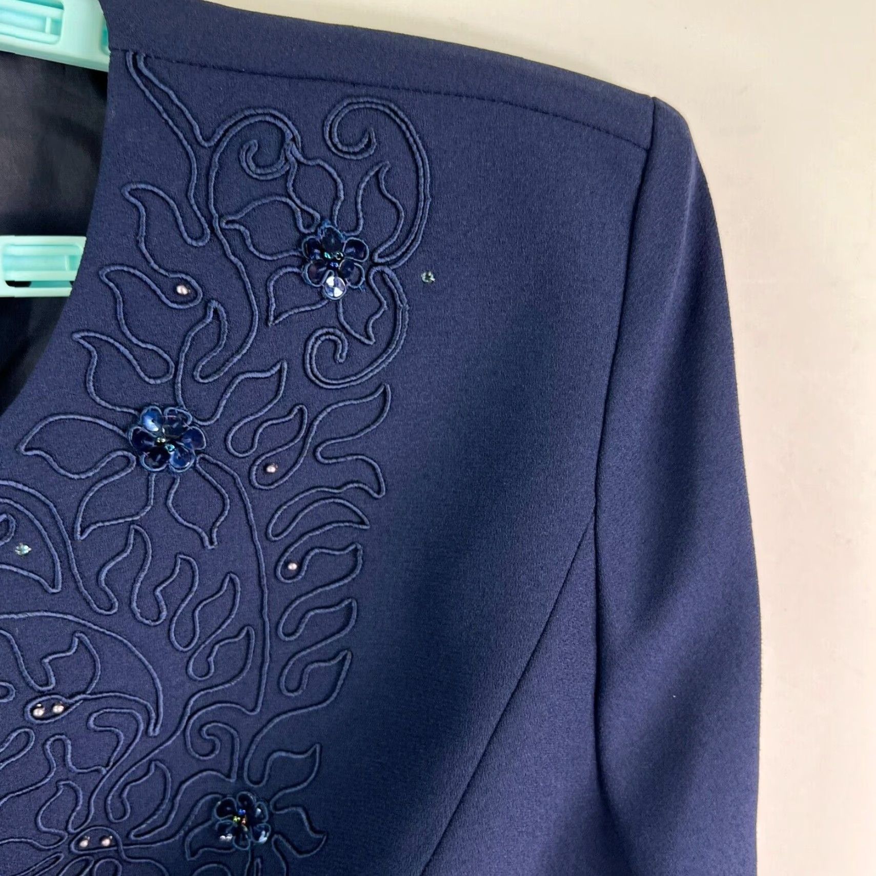 Karen Millen Karen Miller Blazer Womens Size 16 Blue Floral Embroidered Sequin 100% Polyester Lined Shawl Front One-Button Regular Fit Jacket Vintage: No Size XXL / US 16-18 / IT 52-54 - 2 Thumbnail