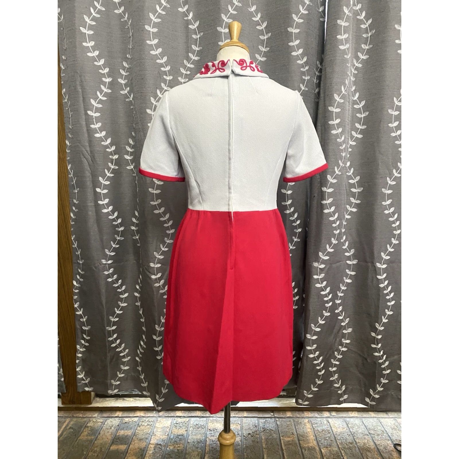 Vintage VINTAGE Edith Flagg Dress Crimplene MOD MCM Embroidered White/Pink Women's M Size S / US 4 / IT 40 - 4 Thumbnail