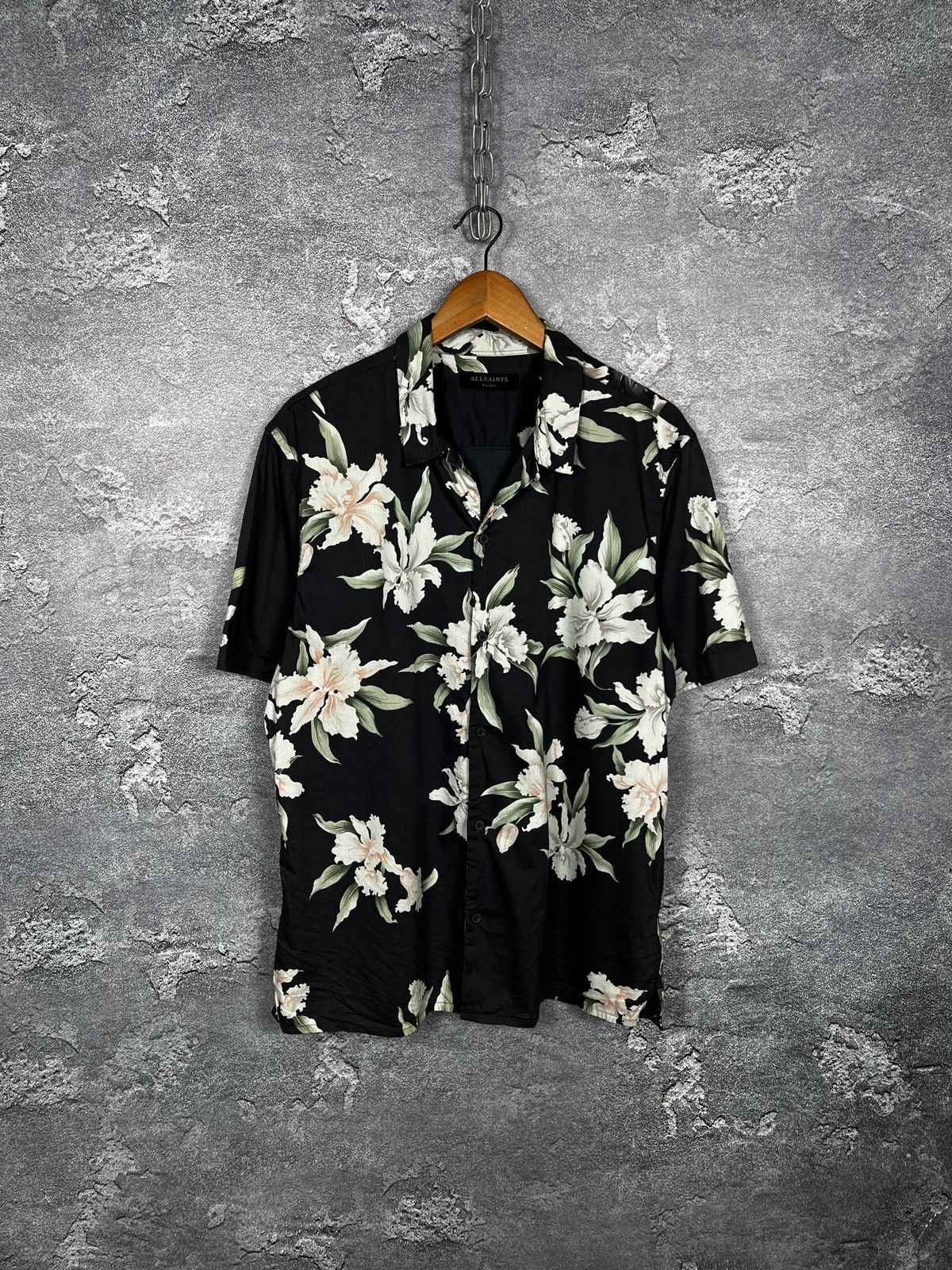 Allsaints Allsaints All Over Floral Print Hawaii Shirt Size Xl Size US XL / EU 56 / 4 - 1 Thumbnail