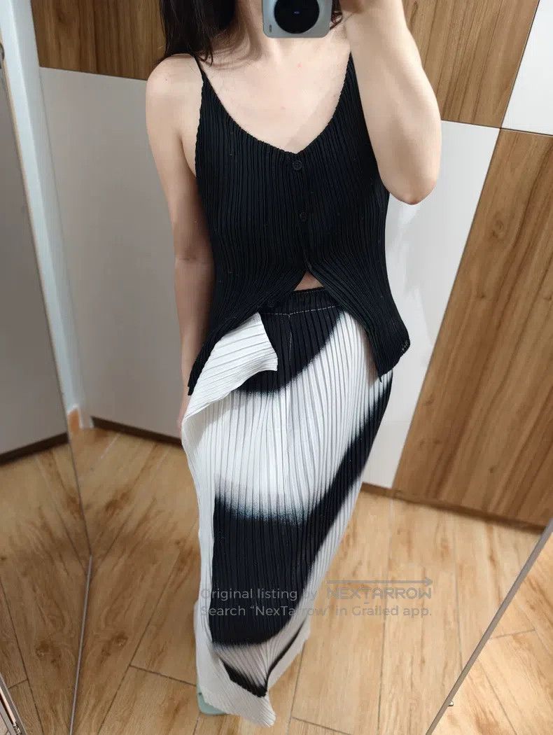 Issey Miyake Issey Miyake Main Line Color-Block Pleated Midi Skirt Size 25" / US 0 / IT 36 - 1 Thumbnail