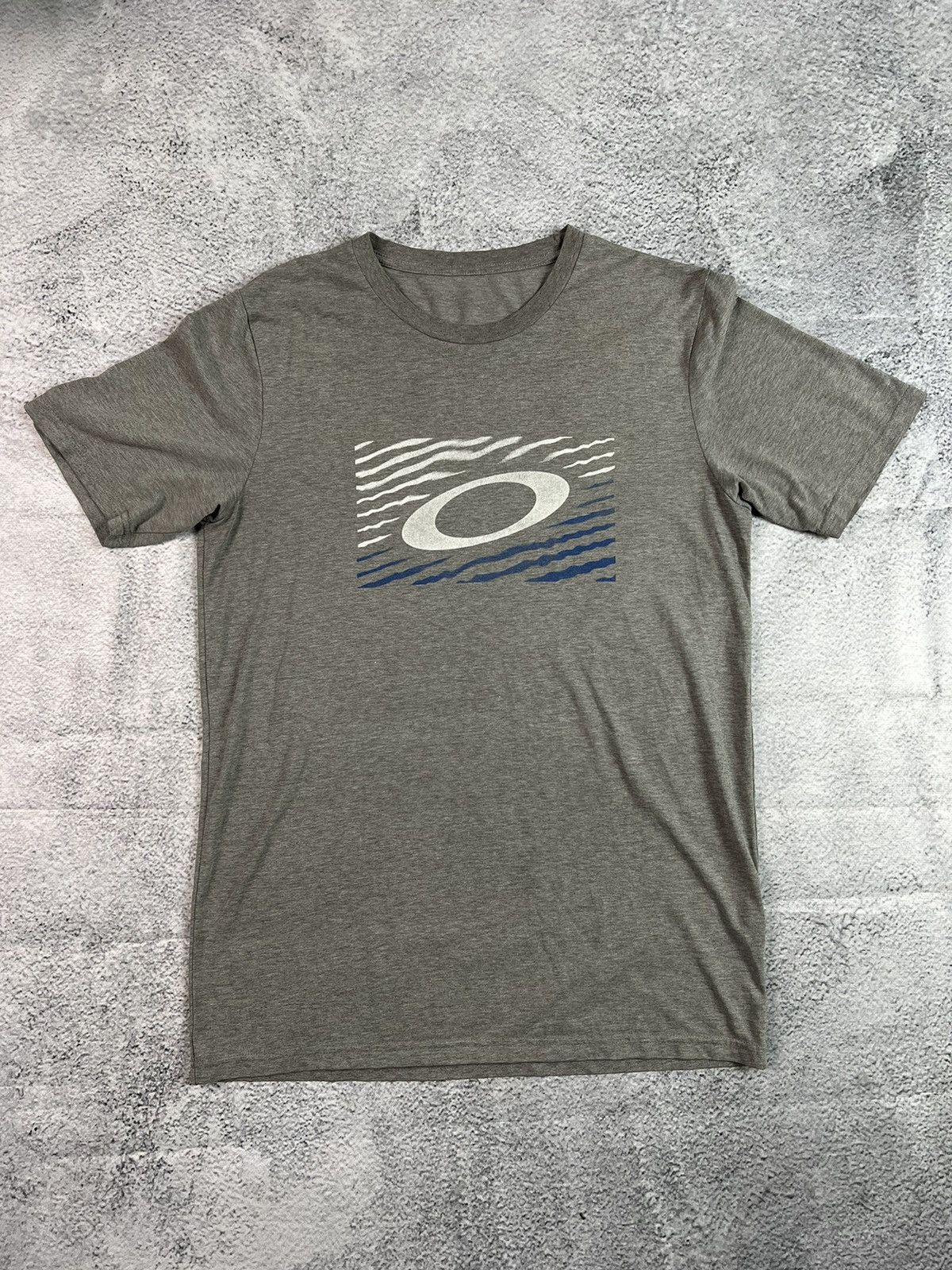 Oakley Oakley big classic logo T-shirt Y2K Size US M / EU 48-50 / 2 - 1 Thumbnail