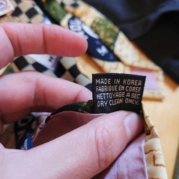 Vintage Molson Breweries Vintage Tie - 100% Crepe De Chine Size ONE SIZE - 6 Thumbnail