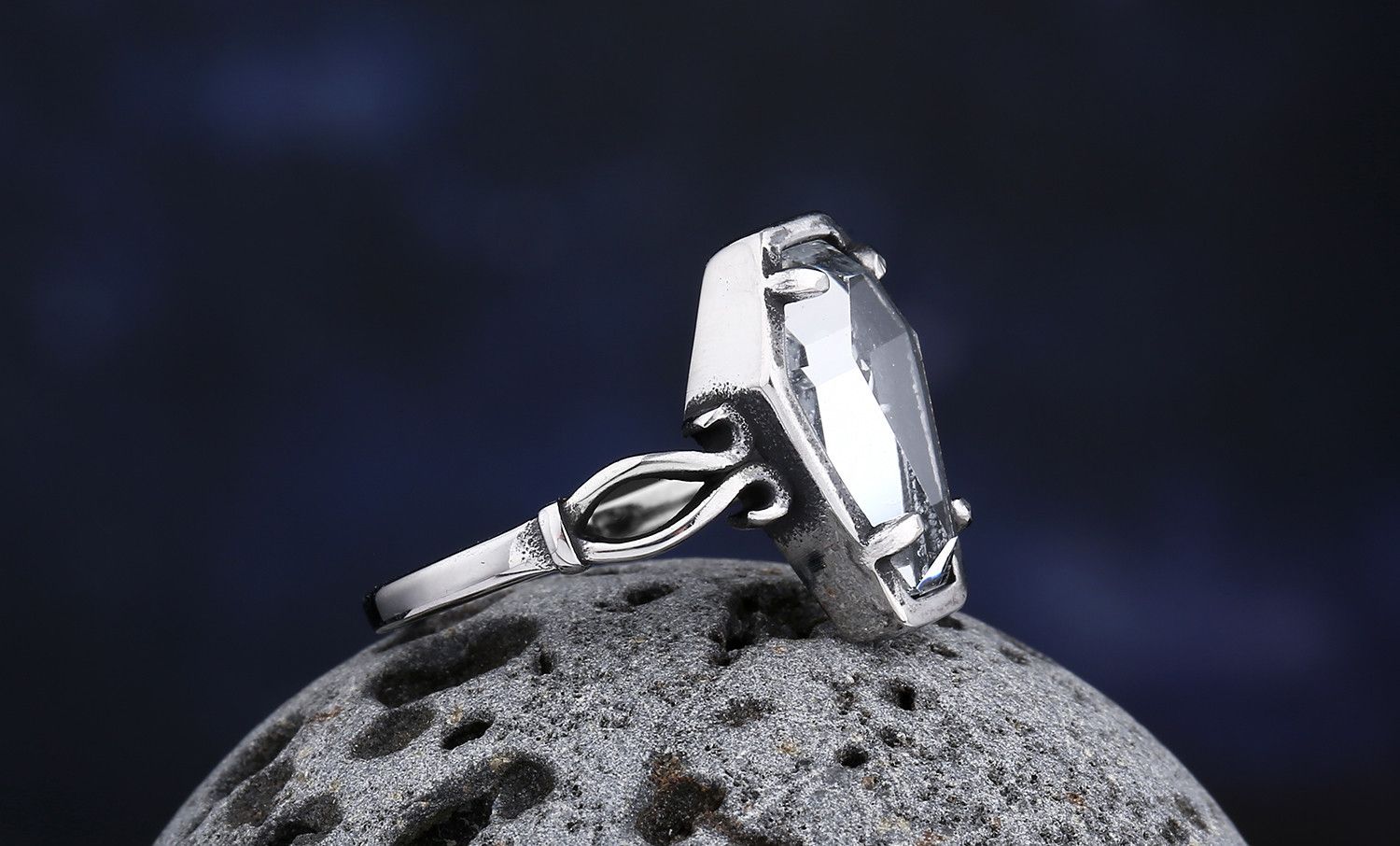 Jewelry Coffin Flower Glass Ring Size ONE SIZE - 2 Thumbnail