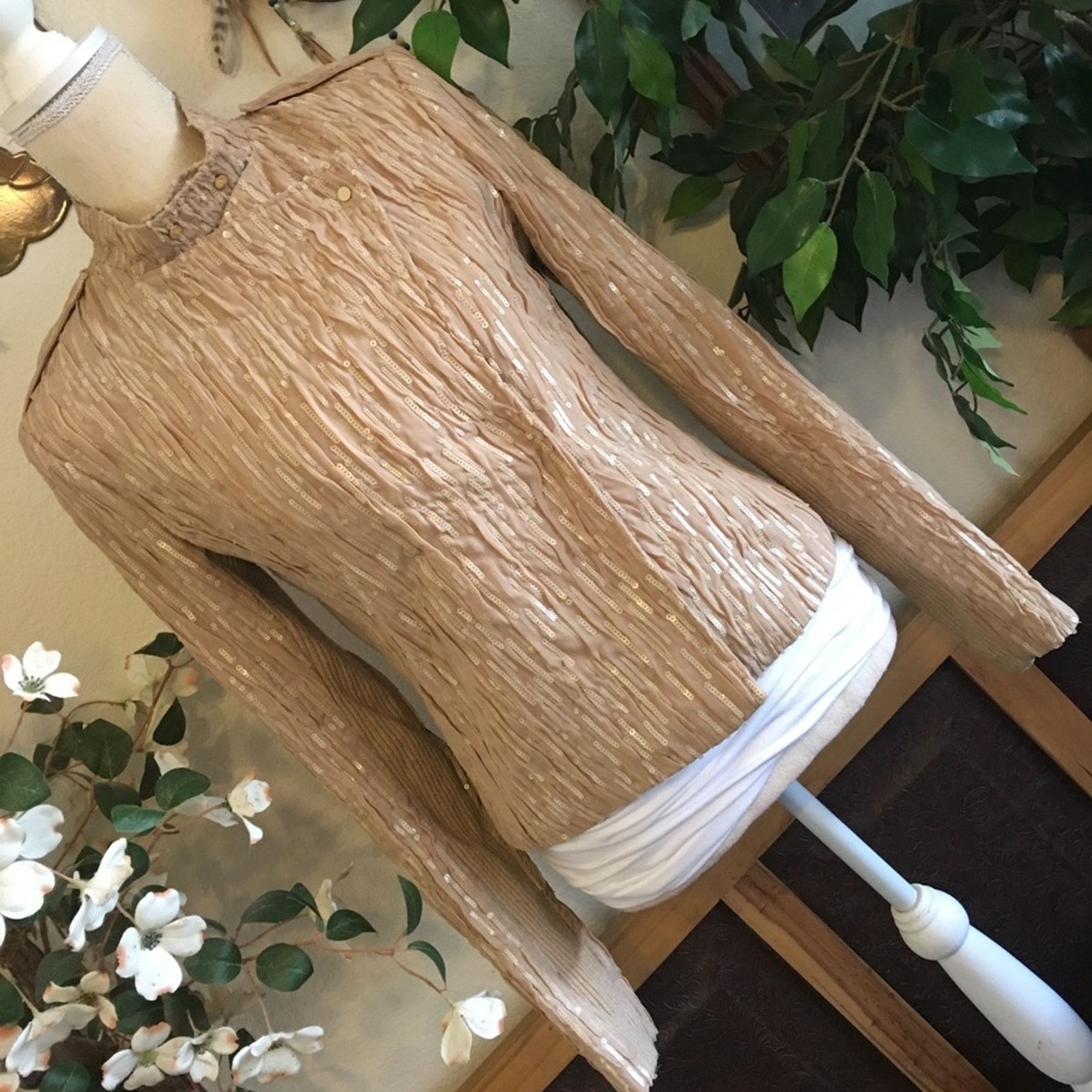 Ann Taylor Ann Taylor tan sequined army style jacket Size XS / US 0-2 / IT 36-38 - 3 Thumbnail