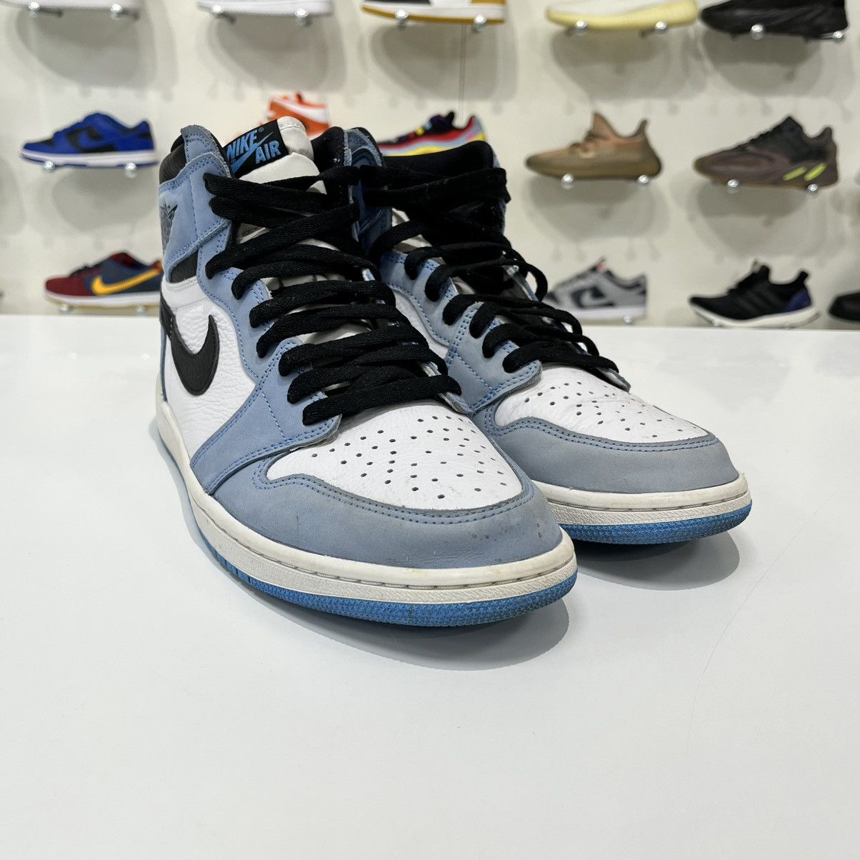 Nike Air Jordan 1 Retro High OG University Blue Size US 11 / EU 44 - 8 Thumbnail