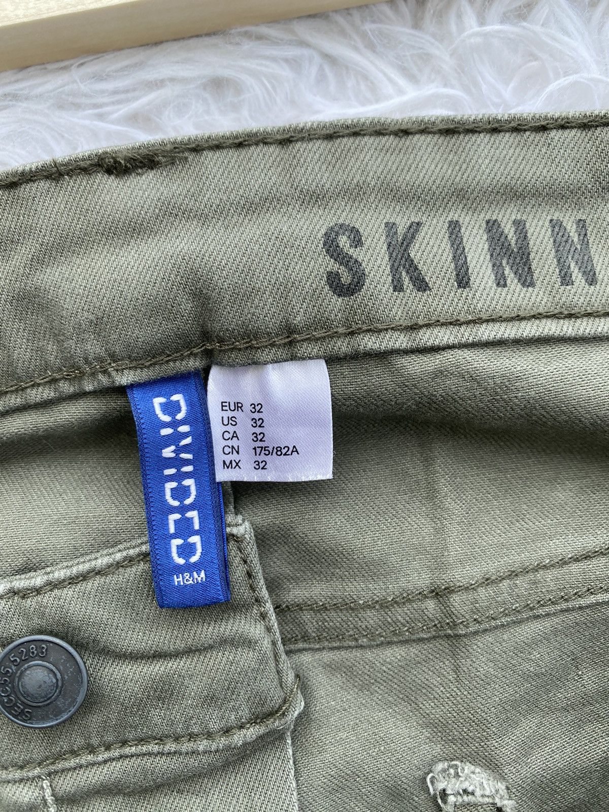 Japanese Brand Rare H&M Divided Distressed Biker Denim Skinny Pants Size US 31 - 14 Thumbnail