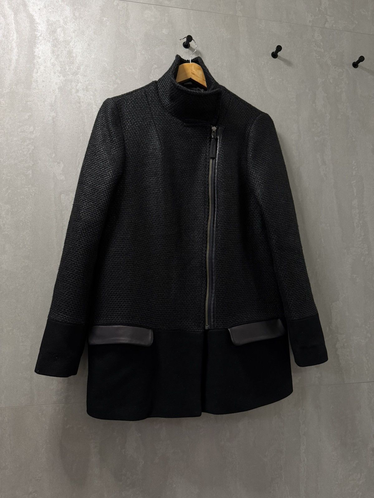 Mackage Mackage Black cashemere wool leather Coat jacket Modern Size M / US 6-8 / IT 42-44 - 4 Thumbnail