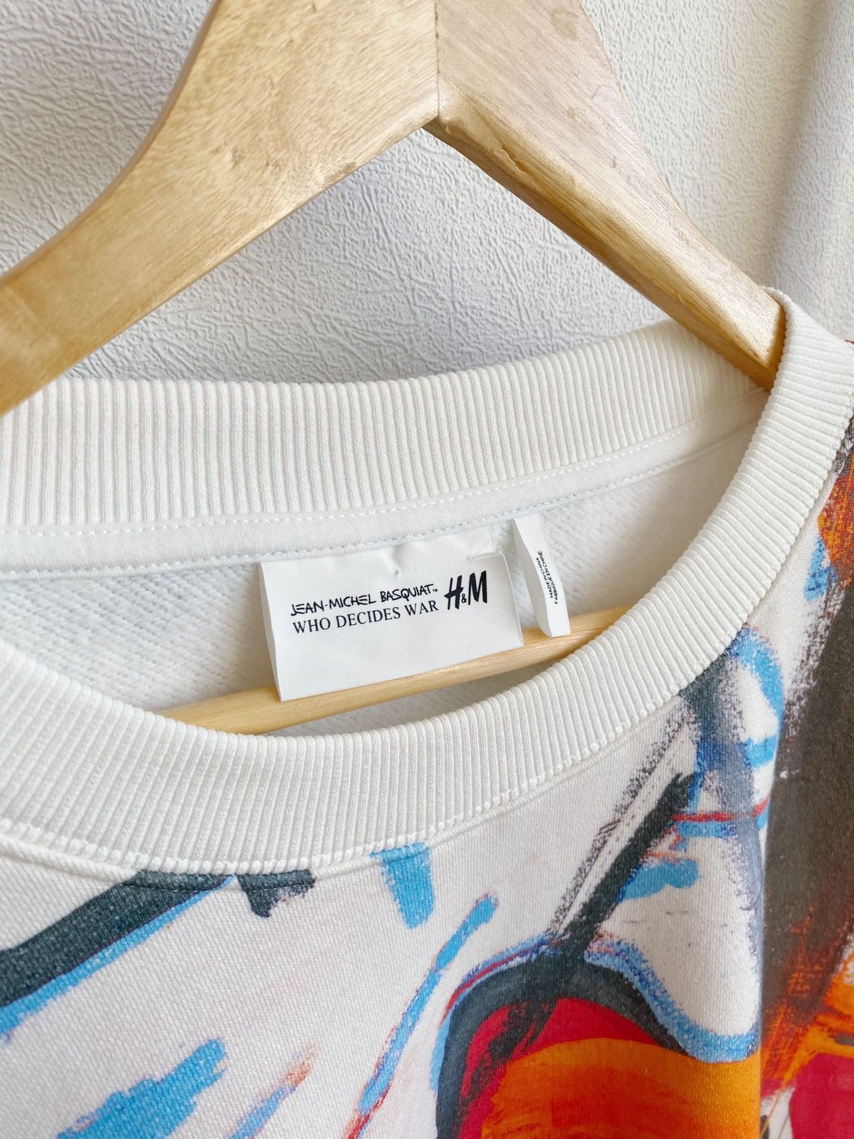 H&M × Jean-Michel Basquiat × Who Decides War WHO DECIDES WAR x BASQUIAT x H&M OVERSIZED FIT SWEATSHIRT Size US XL / EU 56 / 4 - 17 Thumbnail