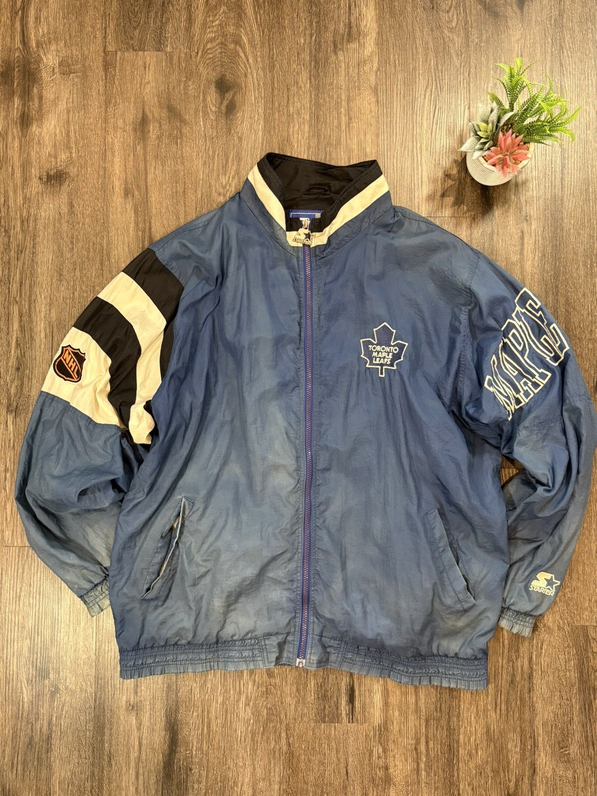 Starter NHL Toronto Maple Leafs 90s Starter Zip Up Windbreaker Size US XL / EU 56 / 4 - 1 Thumbnail
