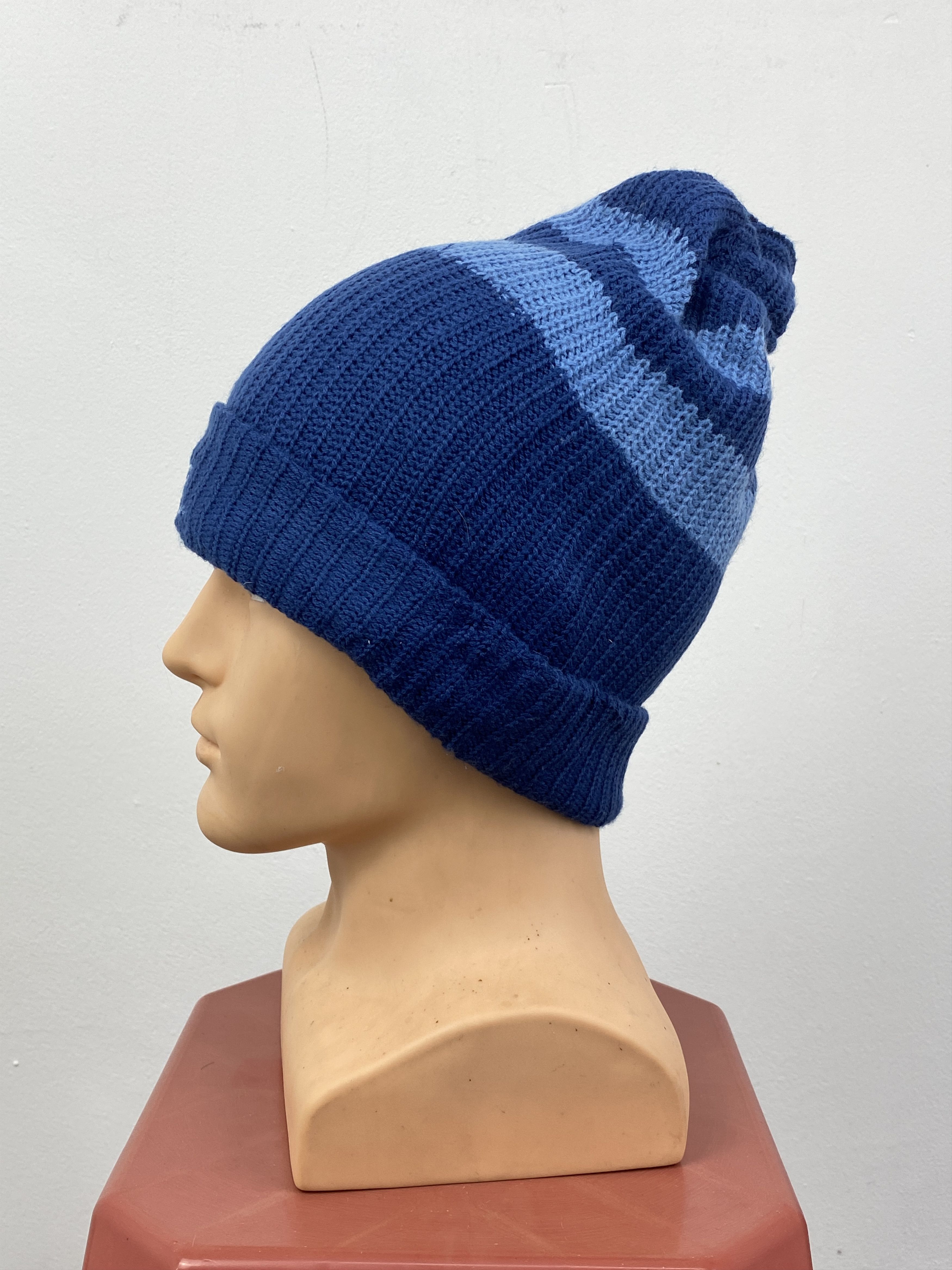Vans Vintage Vans Stripes Beanie / Snow Cap / Winter Hat BA0069 Size ONE SIZE - 2 Thumbnail