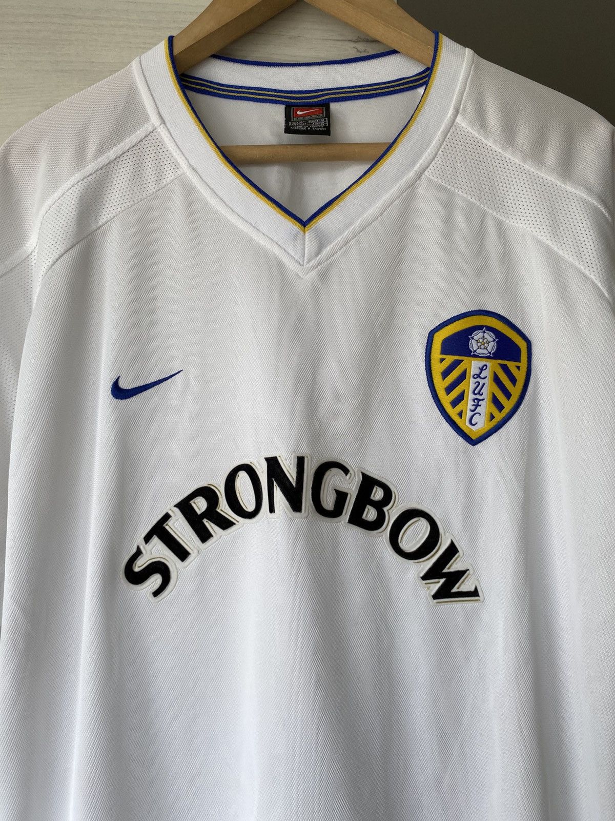 Nike Vintage Leeds United Nike Jersey 2002-04 Strongbow Era White Size US XL / EU 56 / 4 - 2 Thumbnail