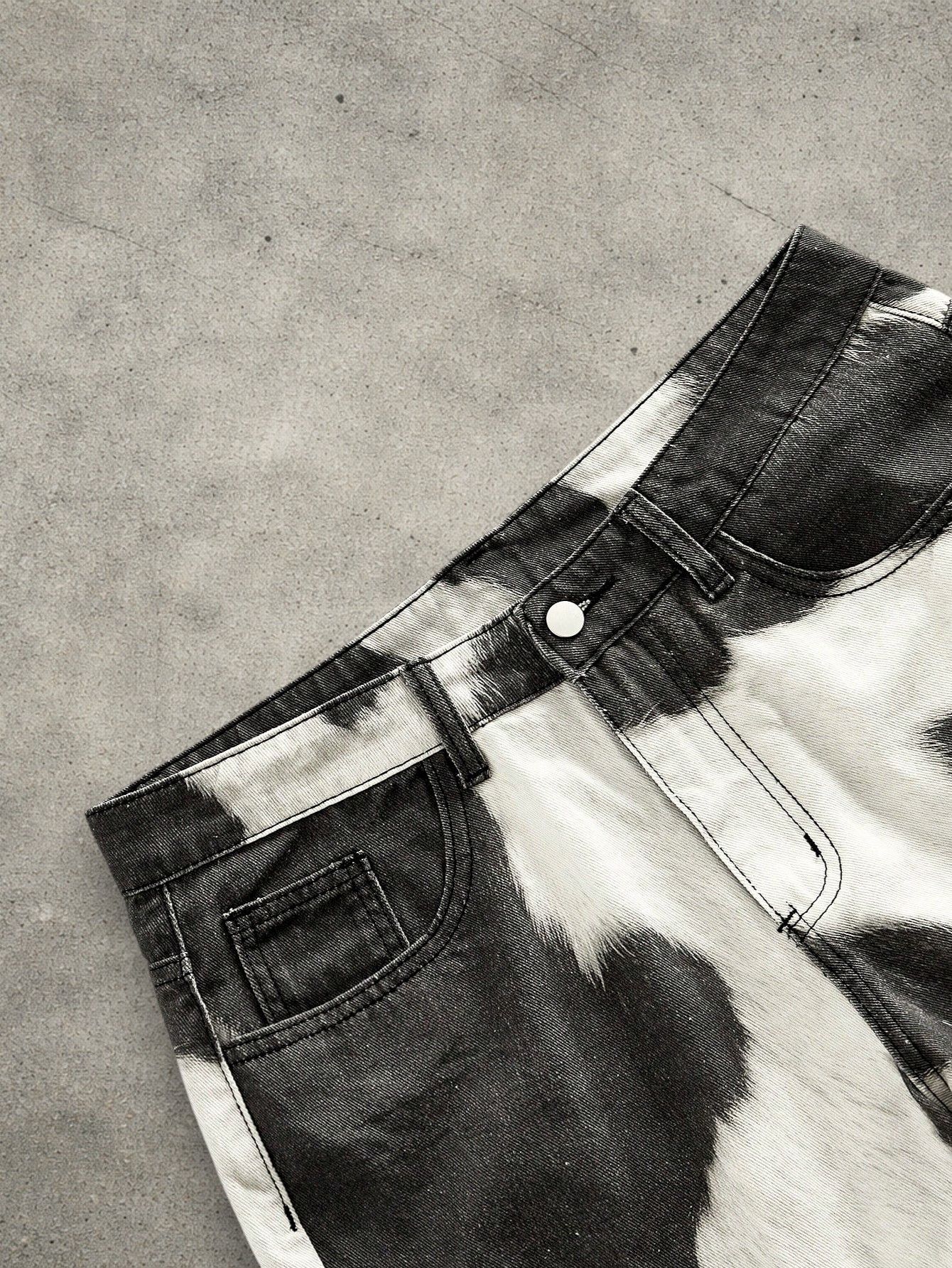 Japanese Brand Cow design shorts Size US 32 / EU 48 - 3 Thumbnail