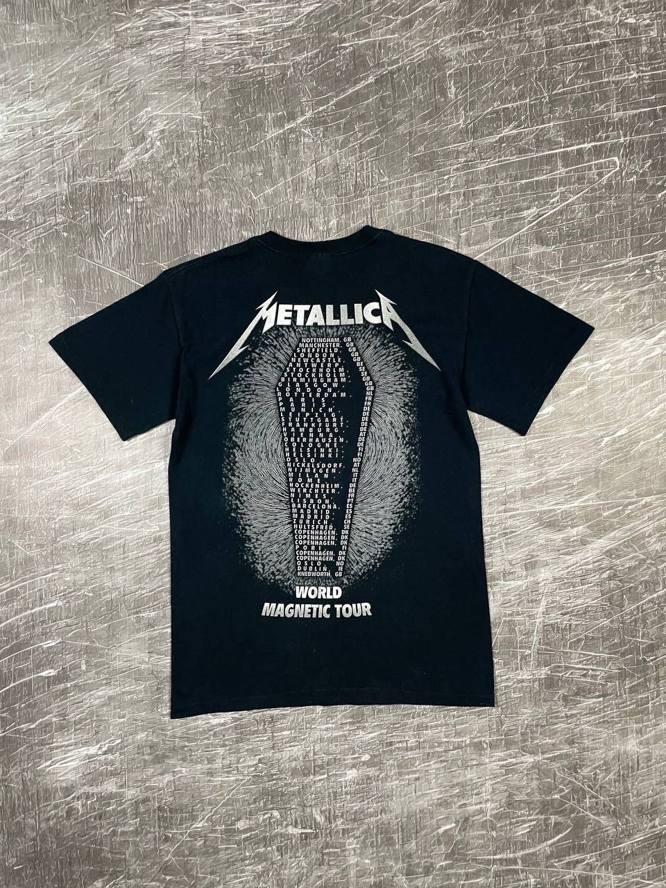 Band Tees × Gildan × Metallica Matallica word magnetic tour t shirt Size US S / EU 44-46 / 1 - 2 Thumbnail