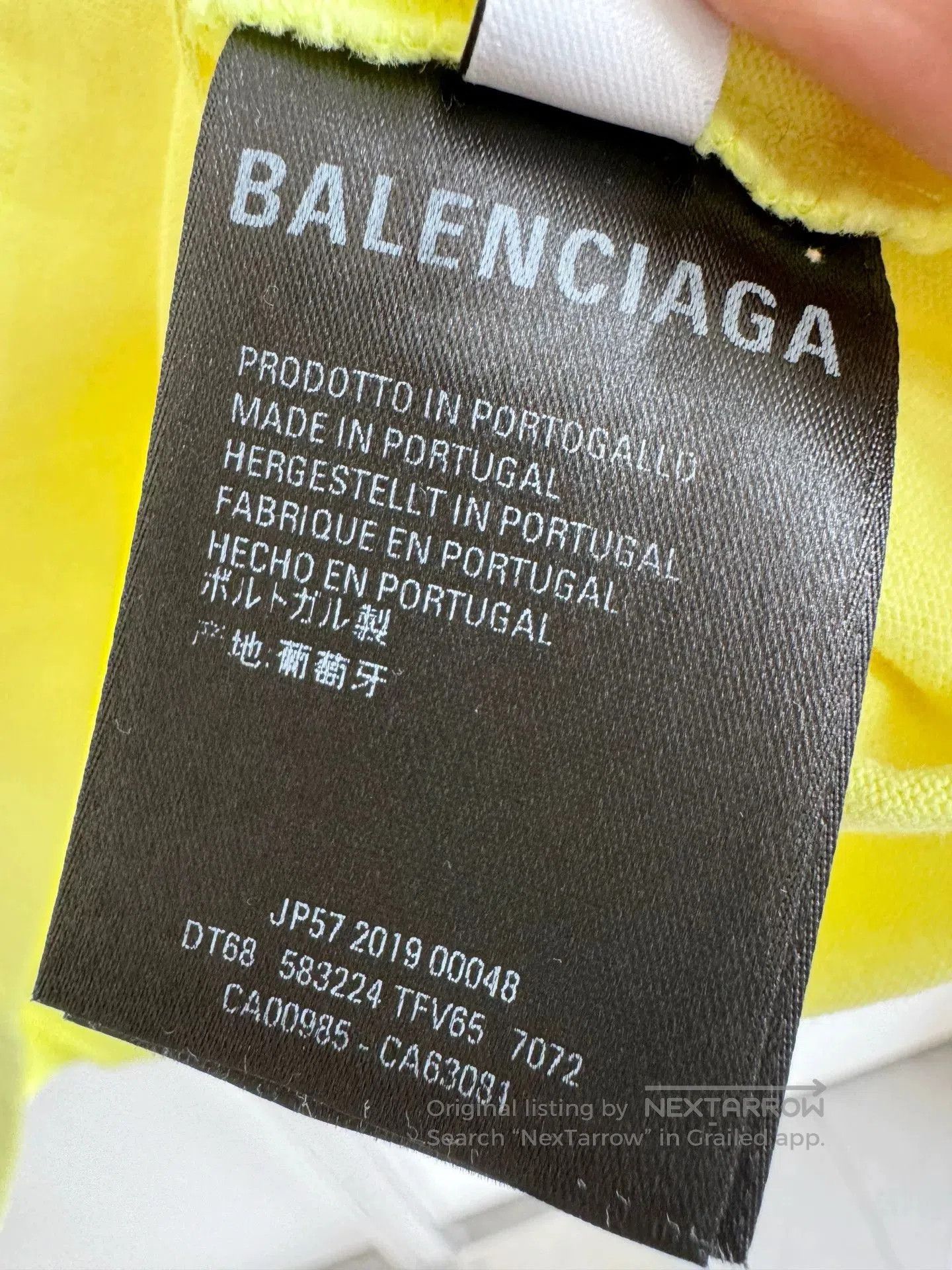 Balenciaga Balenciaga Lock Yellow Short-Sleeve M. Size M / US 6-8 / IT 42-44 - 8 Thumbnail