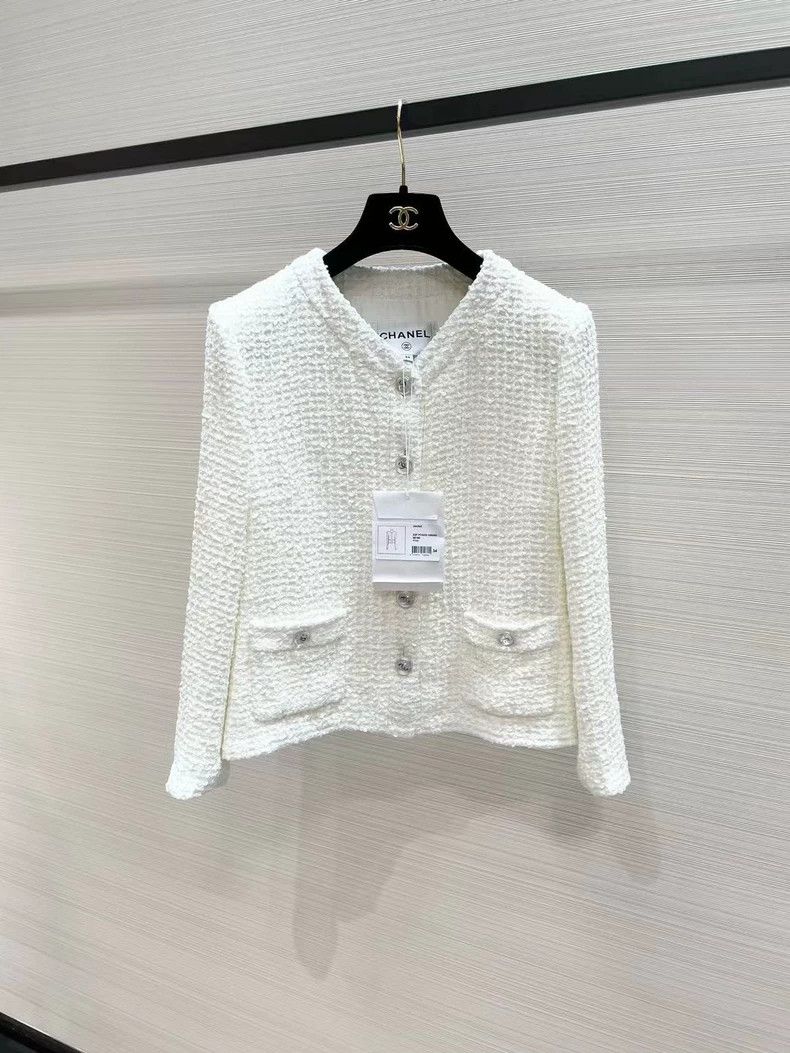 Chanel Chanel 23 small v-neck soft mud white coats Size XXS / US 00 / IT 34 - 1 Thumbnail