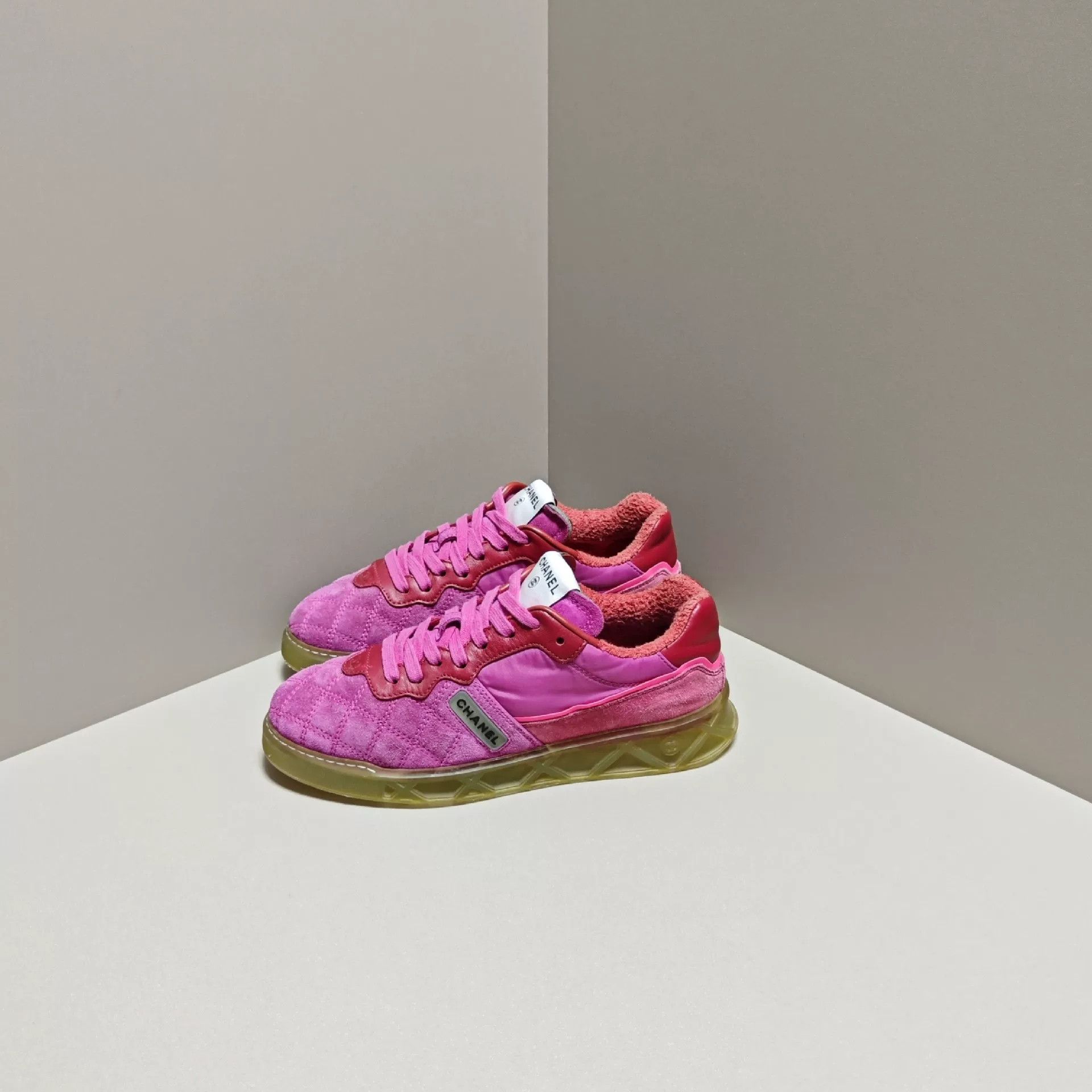 Chanel Chanel Lowtop Sneakers us_5 Women Size US 5 / IT 35 - 1 Thumbnail