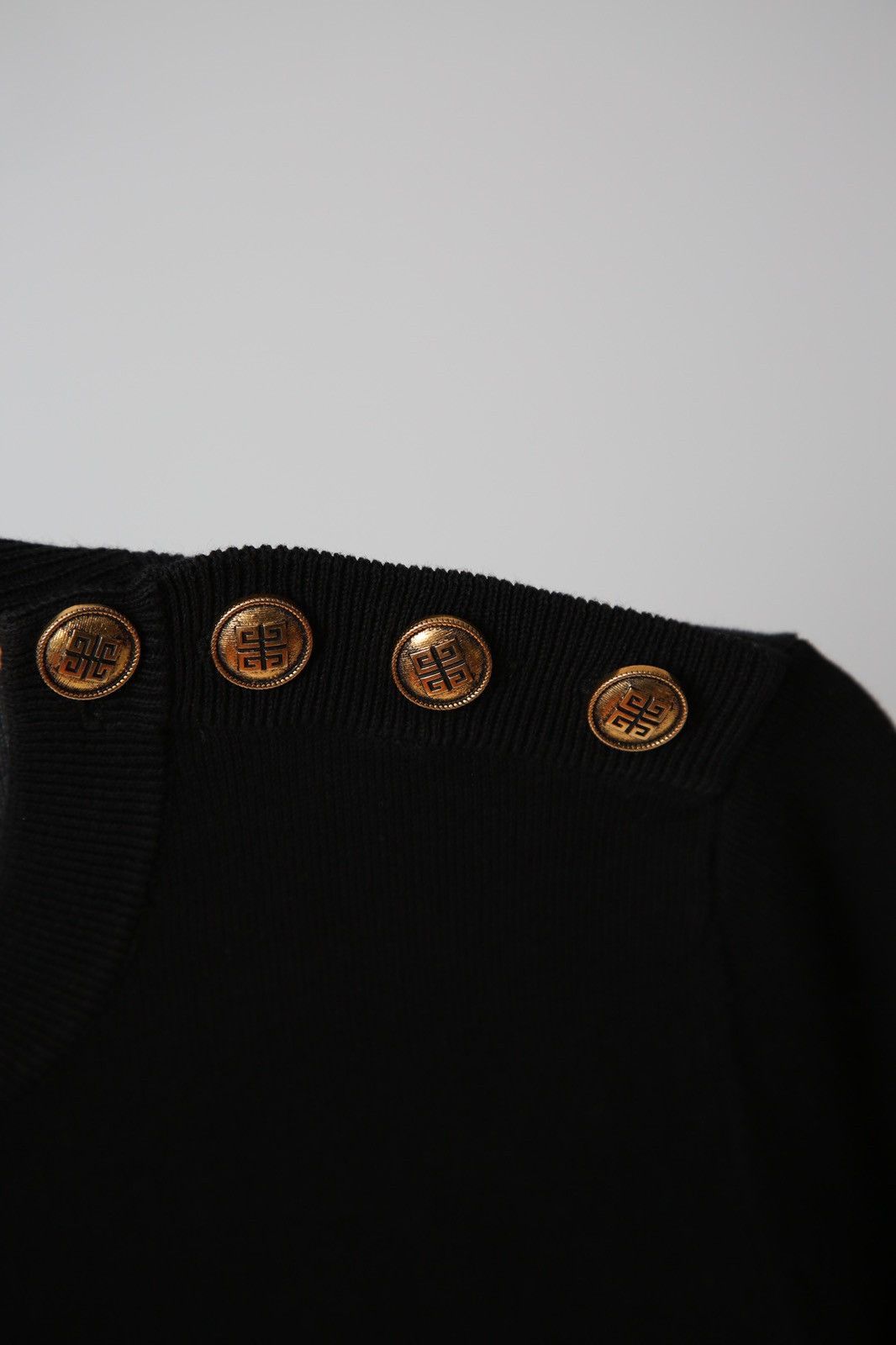 Givenchy Givenchy Mens Regular Fit sweater jumper size - S Size US XS / EU 42 / 0 - 5 Thumbnail