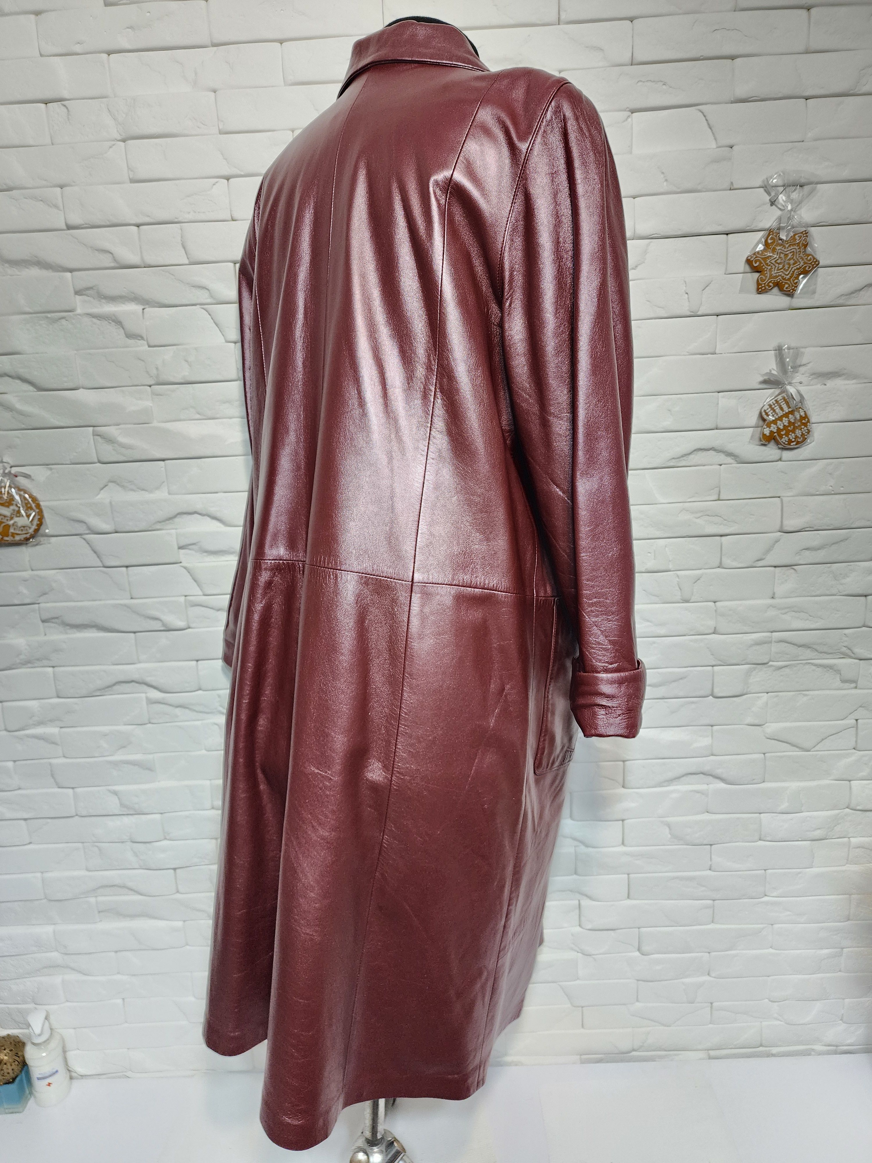 Uniqlo Burgundy Leather Raincoat: Women's Long Leather Jacket Size 3XL / US 20-22 - 5 Thumbnail