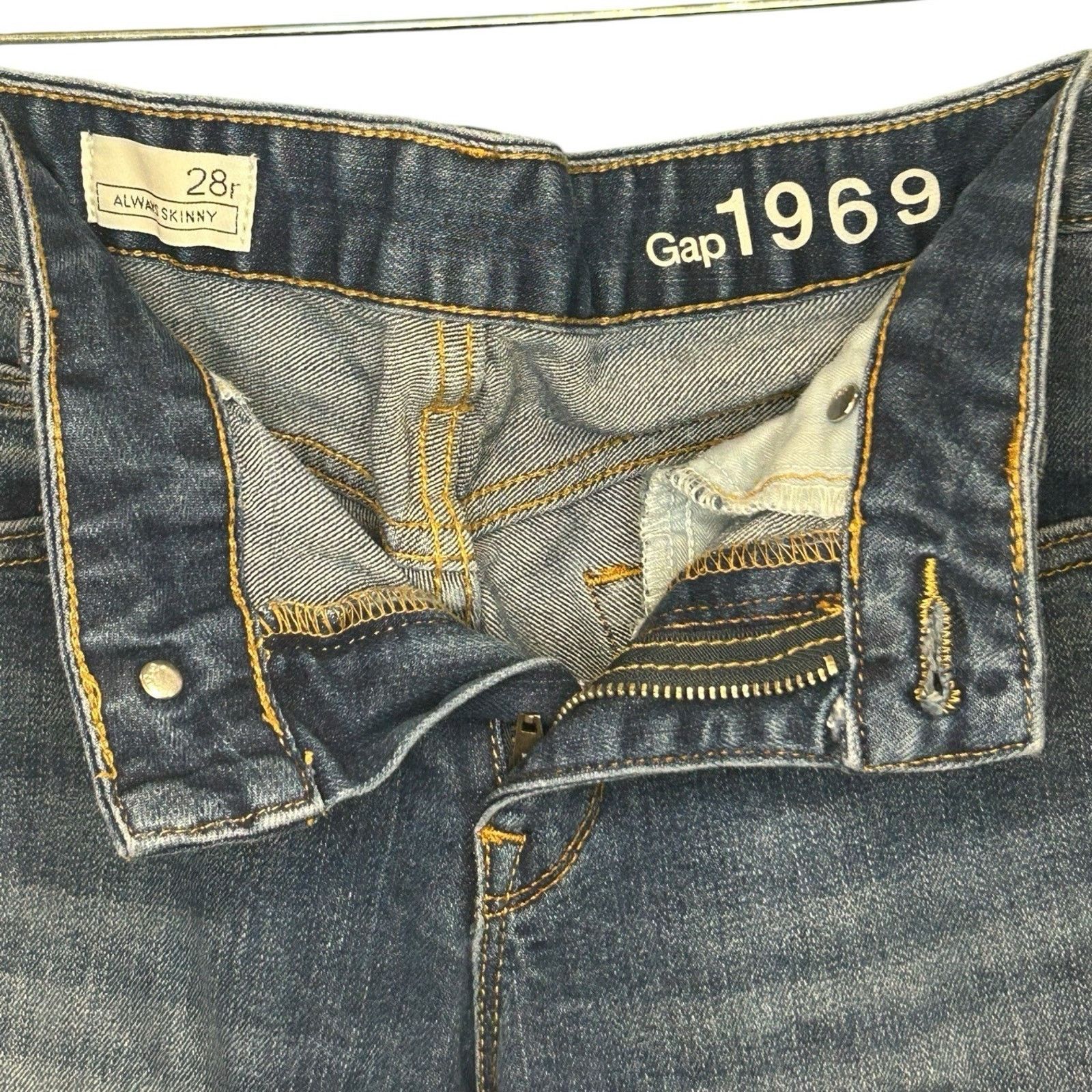 Gap Gap 1969 Skinny Jeans 28R Waist 28 Inseam 30 Slim Fit Size 28" / US 6 / IT 42 - 3 Thumbnail