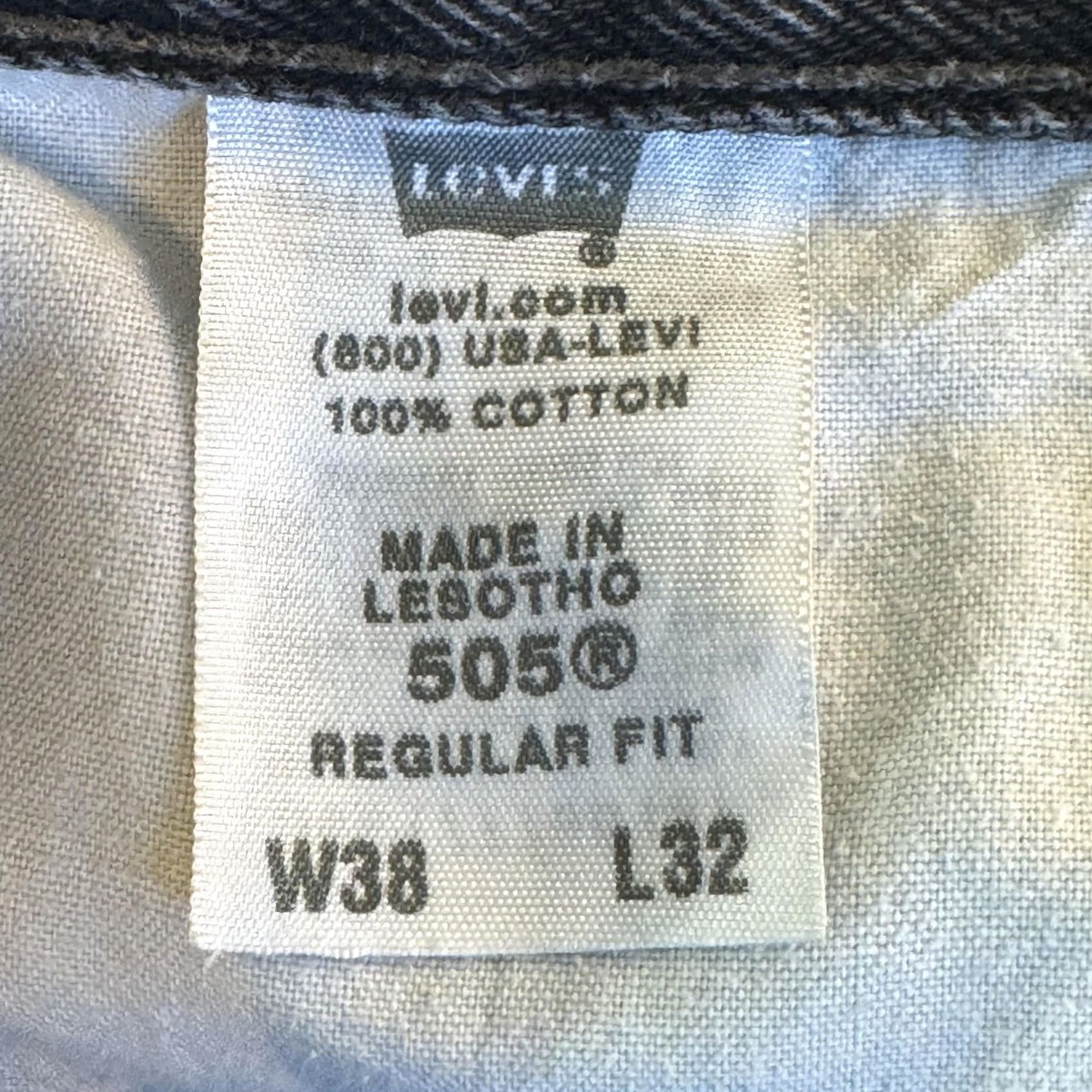 Levi's VINTAGE Levi's 505 Jeans Mens 38x32 Black Regular Fit Denim Straight Leg 100% Cotton Wrangler? Size US 38 / EU 54 - 4 Thumbnail