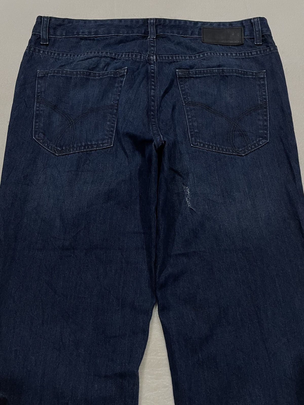 Calvin Klein Vintage Calvin Klein Distressed Slim Straight Cut Dark Jeans Size US 37 - 18 Thumbnail