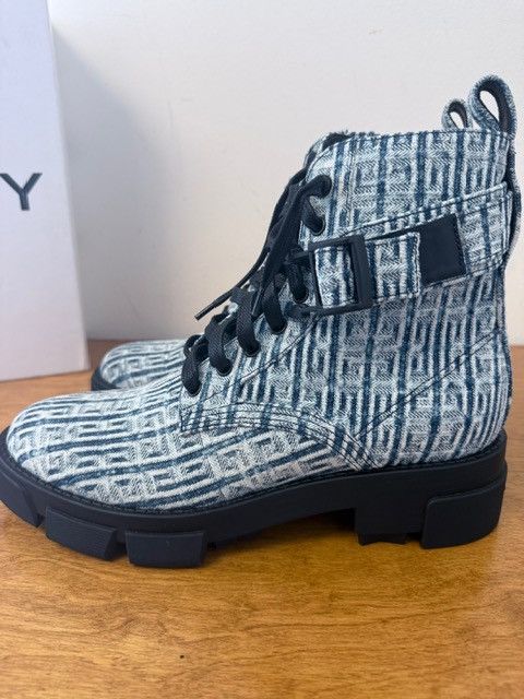 Givenchy Givenchy Terra 4G Monogram Combat Boots EU 40.5 NIB Size US 10.5 / IT 40.5 - 8 Thumbnail