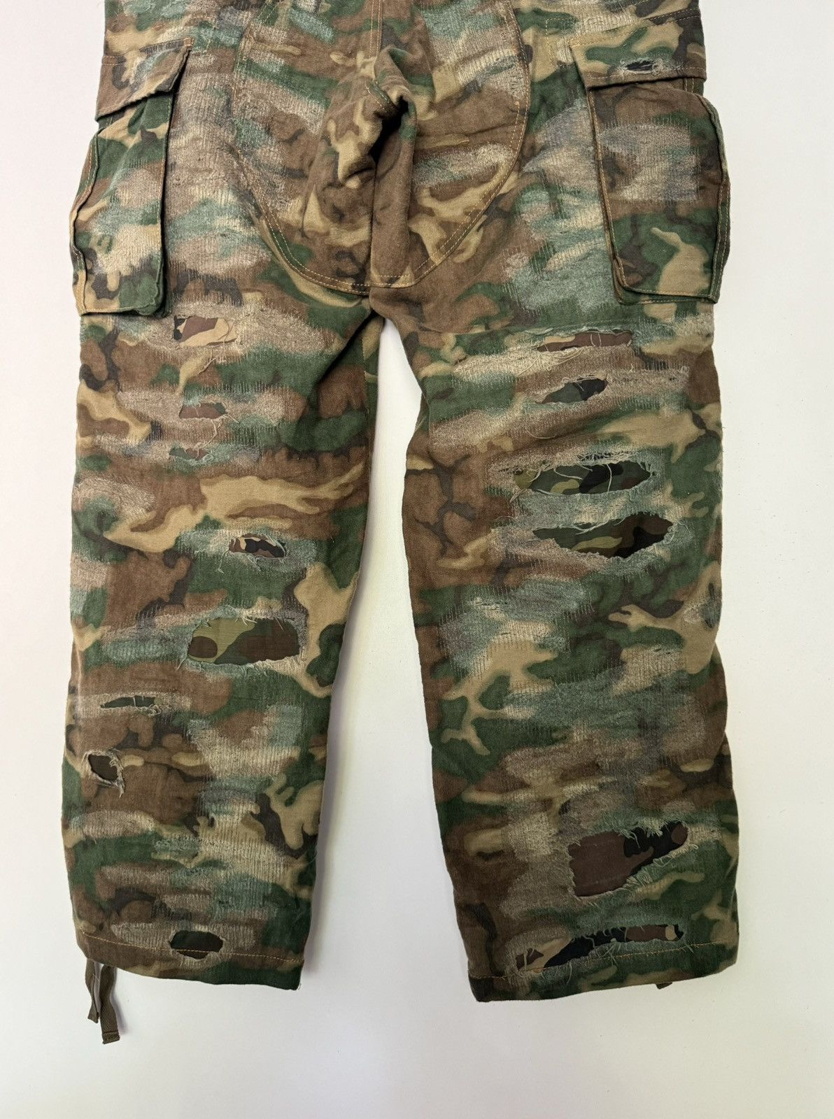 Givenchy Givenchy Distressed Camo Cargo Pants Size US 32 / EU 48 - 9 Thumbnail