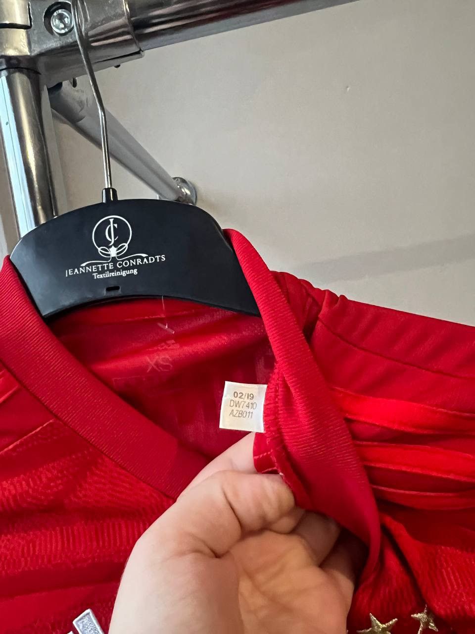 Adidas 2019/20 BAYERN MUNICH HOME SOCCER JERSEY FOOTBALL SHIRT XS Size US XS / EU 42 / 0 - 10 Thumbnail