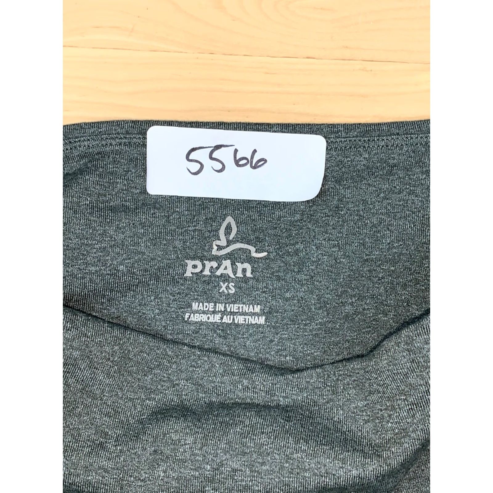 Prana prAna Capri Leggings XS Olive green Casual Activewear Yoga Women's Leggings XS Green Capri Yoga Jeans? No—keep to terms. Size 26" / US 2 / IT 38 - 3 Thumbnail