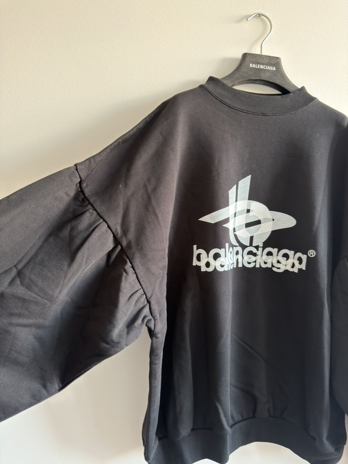Balenciaga *RARE* BALENCIAGA 3B SPORT LOGO DEMNA GHOST BOXY CREWNECK Size US S / EU 44-46 / 1 - 3 Thumbnail