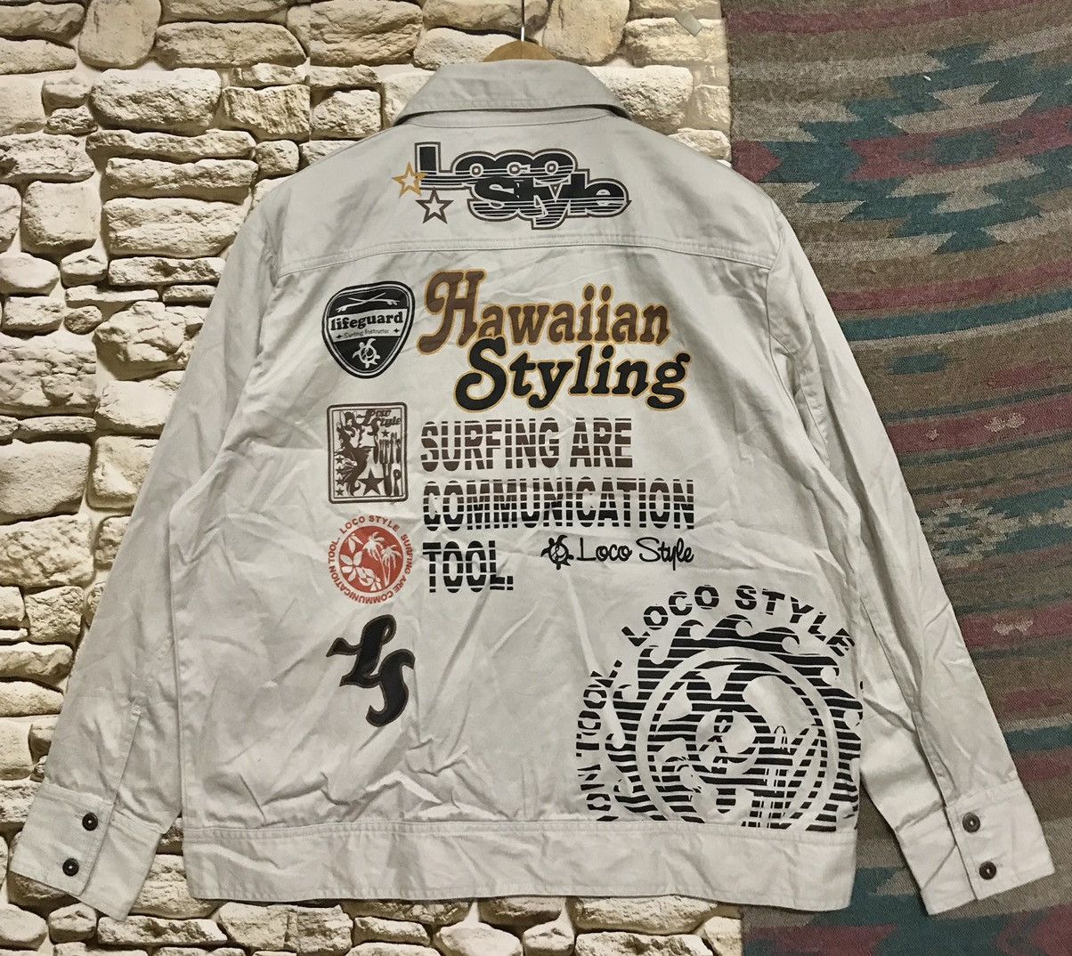 Loco Style Hawaiian Styling Surfing are Comunication Tool