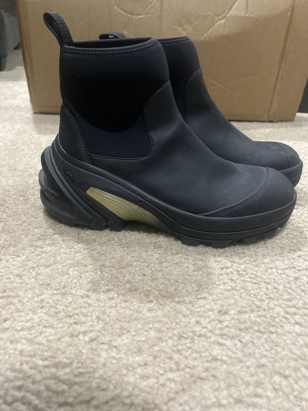 1017 ALYX 9SM MID BOOT WITH VIBRAM SOLE Size US 9 / EU 42 - 1 Thumbnail