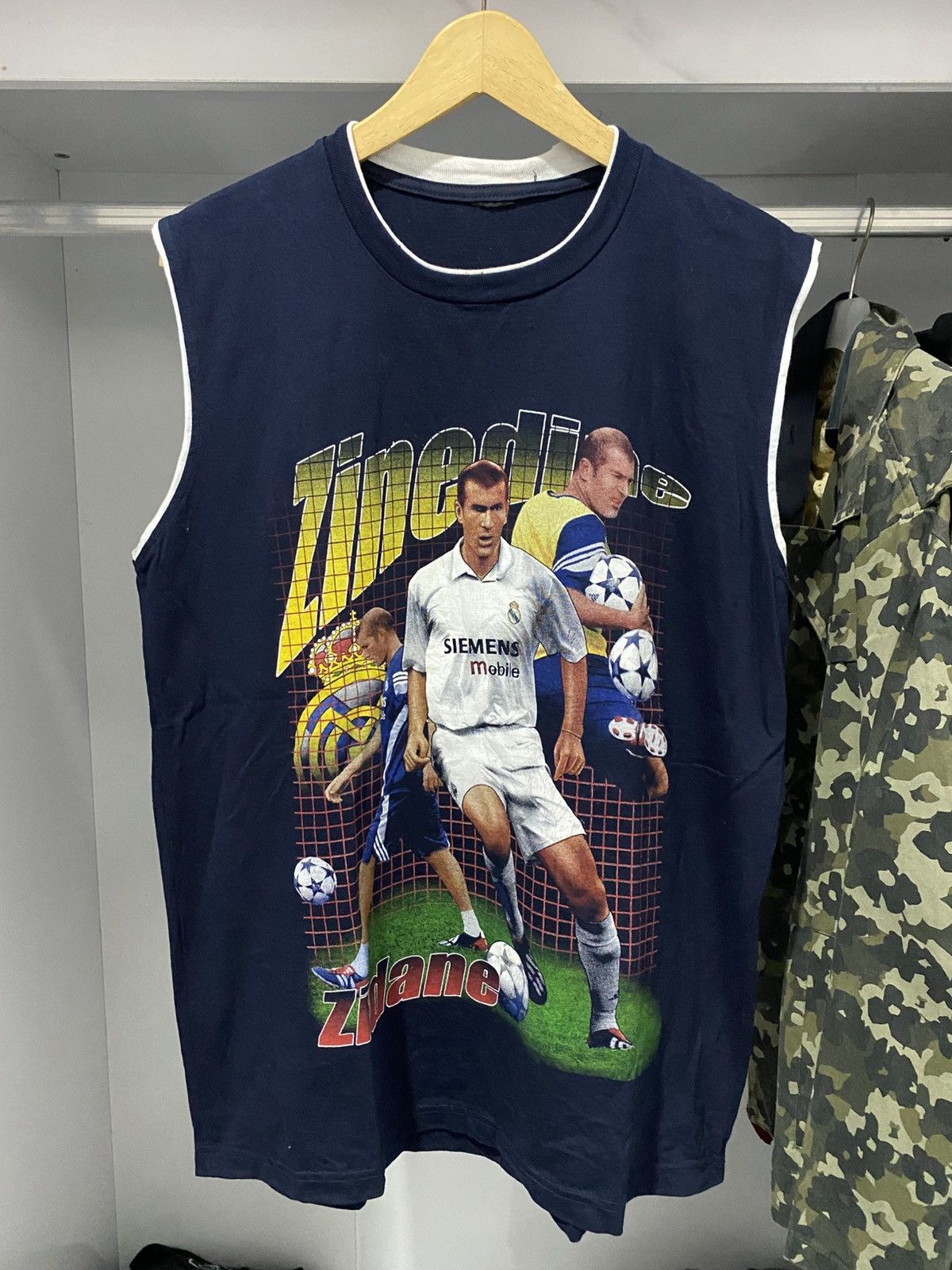 Vintage Vintage Zinedine Zidane Real Madrid Tanktop Size US L / EU 52-54 / 3 - 1 Thumbnail