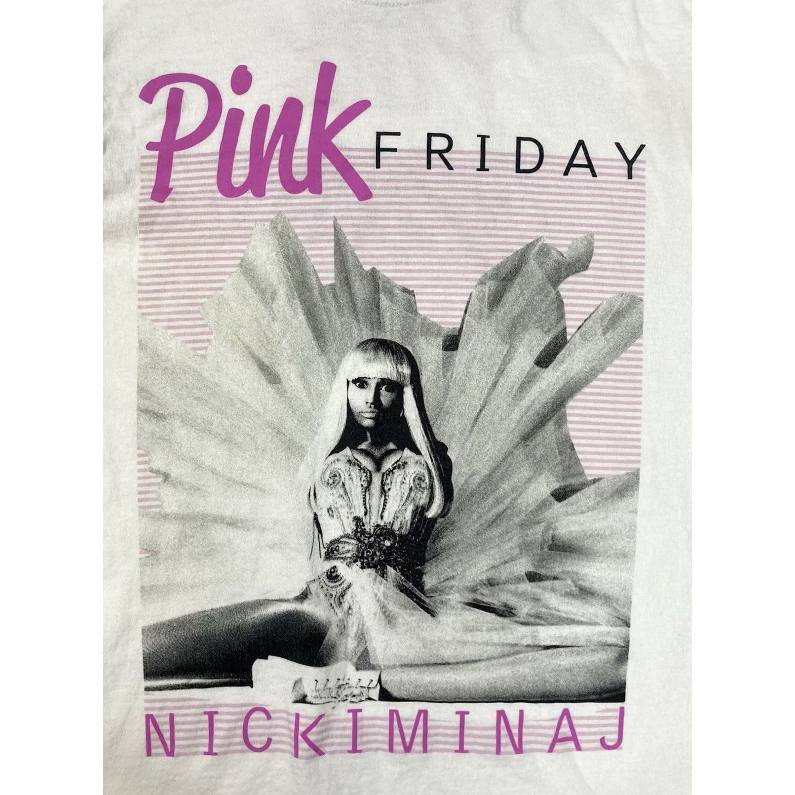 Pinko VINTAGE Nicki Minaj Pink Friday Graphic T-shirt Women Small White Long Sleeve Music Size S / US 4 / IT 40 - 2 Thumbnail