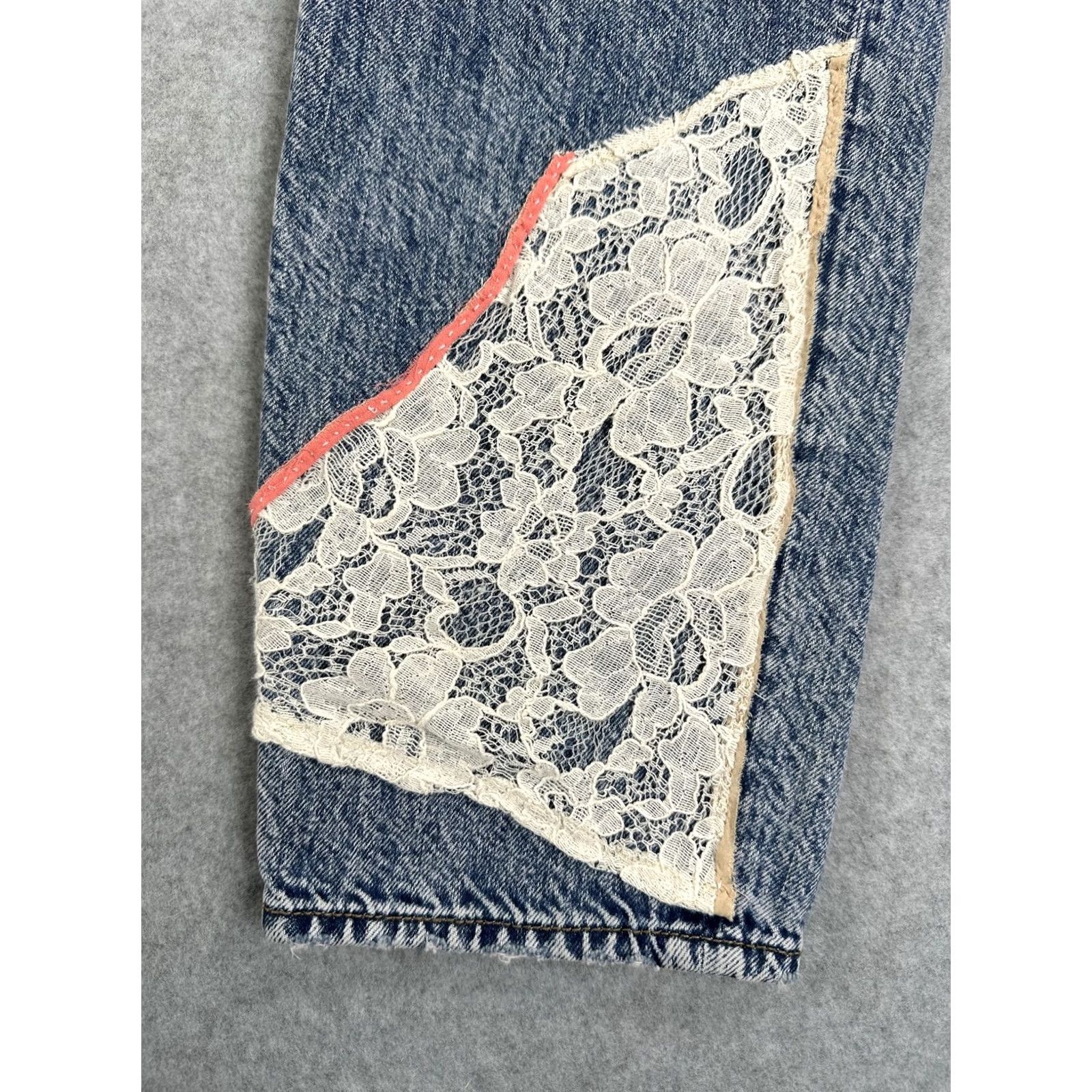 American Eagle Outfitters VINTAGE American Eagle Outfitters Jeans Womens 4 Blue High Rise Distressed Lace Mom Embroidered Pockets Bohemian 90s Womens Size 27" / US 4 / IT 40 - 5 Thumbnail