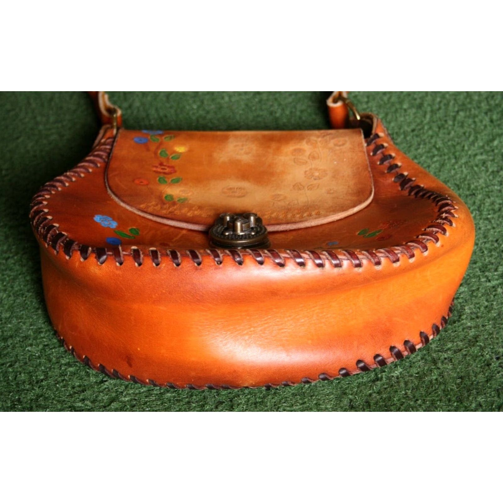 Vintage VINTAGE Tooled Tanned Leather Turn Lock Shoulder Bag Women Leather Bag Size ONE SIZE - 7 Thumbnail