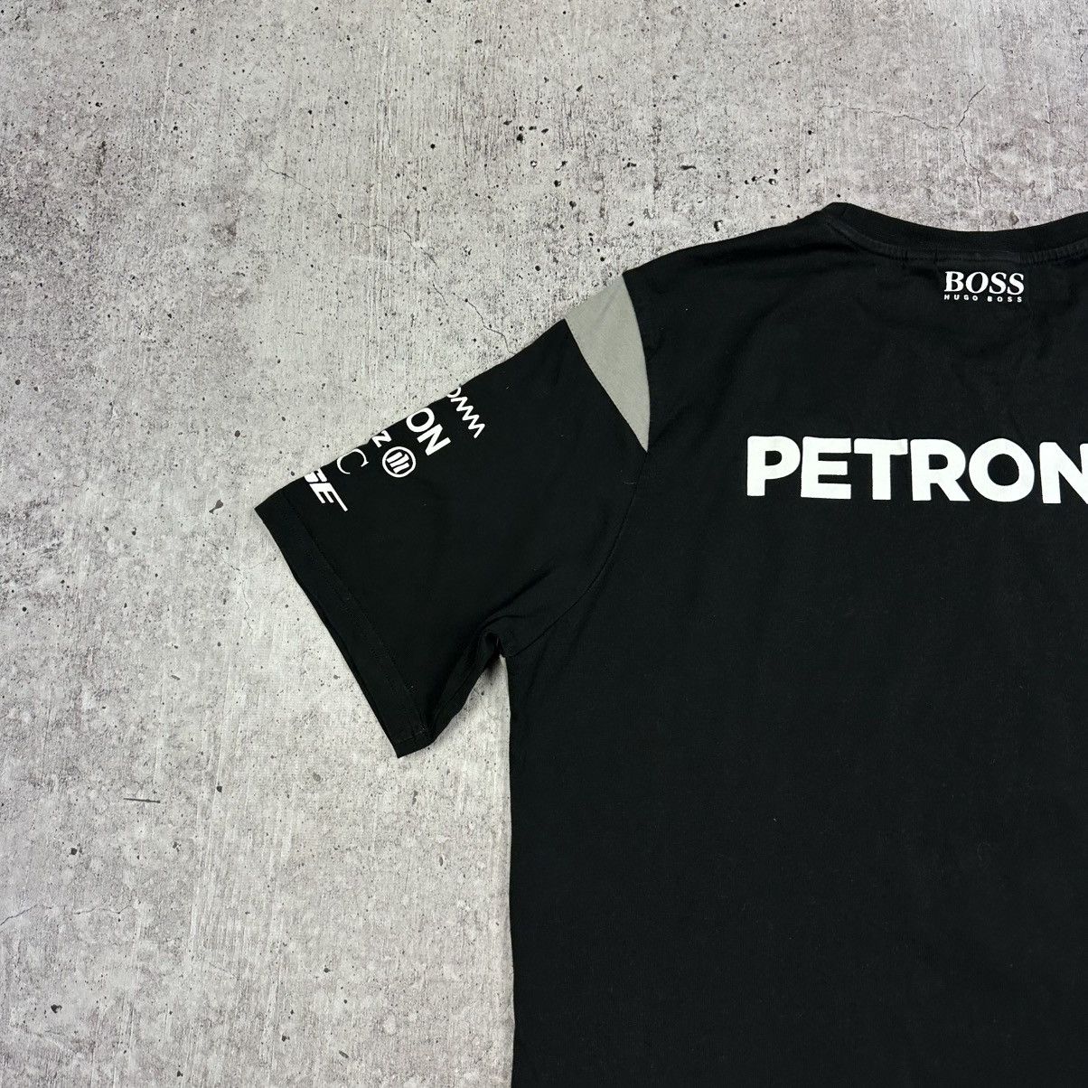 Mercedes-Benz Vintage Mercedes Benz Petronas F1 Formula Uno Hugo Boss Tee Size US XL / EU 56 / 4 - 12 Thumbnail