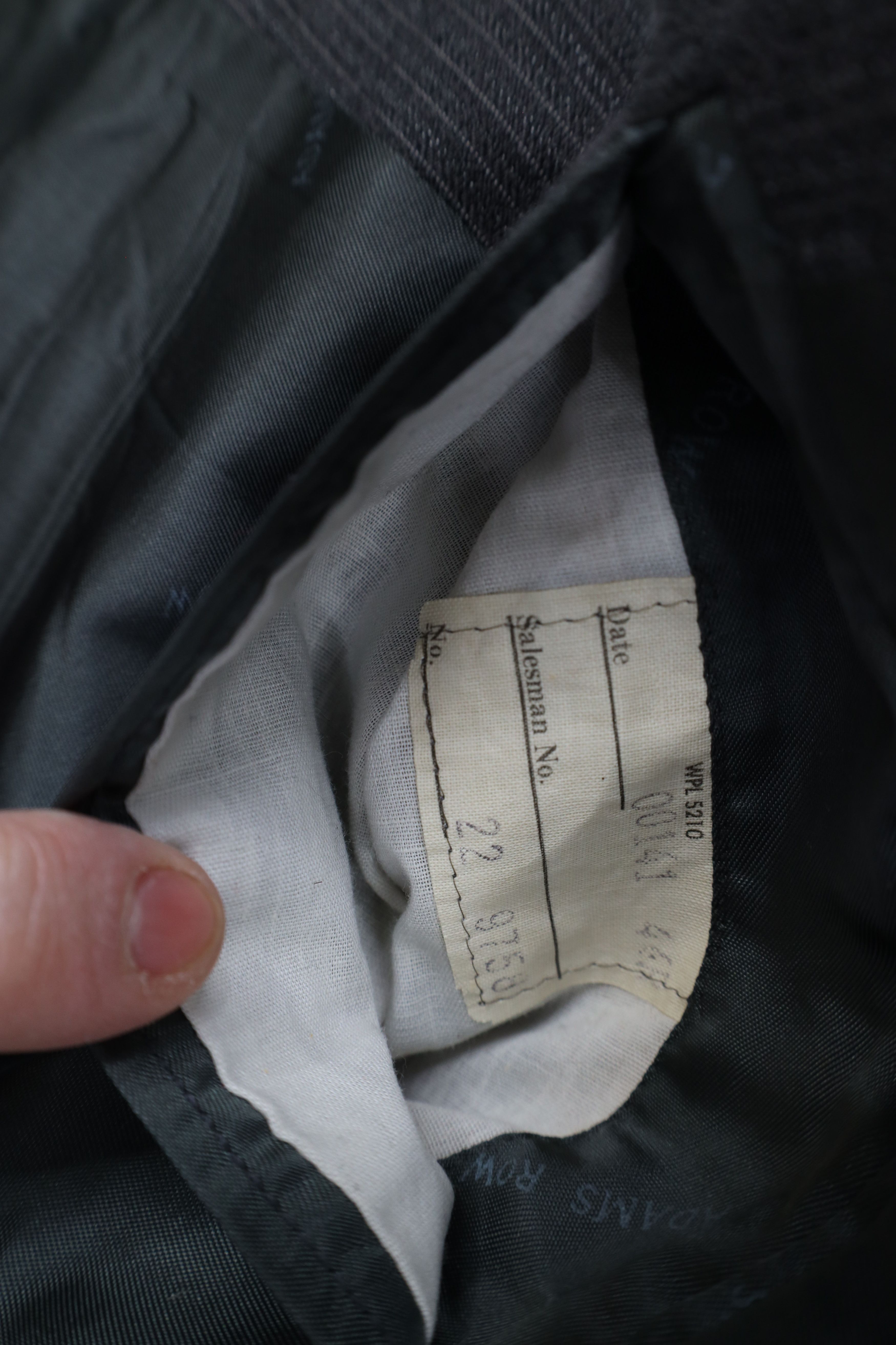Vintage Vintage 70s Streetwear 3 Piece Wool Pinstriped Wedding Suit Size 44R - 3 Thumbnail