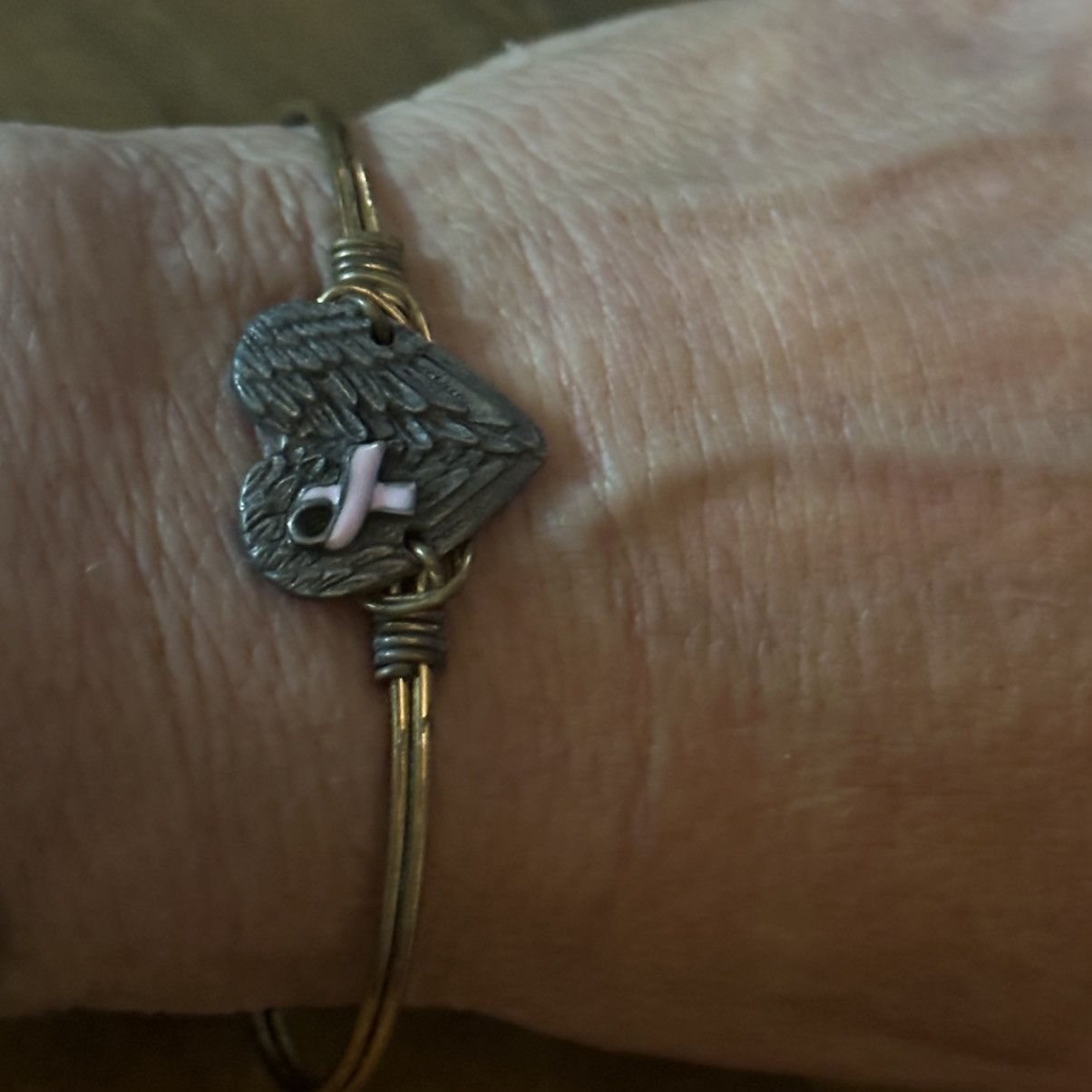 Other Luca + Danni Breast Cancer angel wing heart bangle bracelet Size ONE SIZE - 4 Thumbnail
