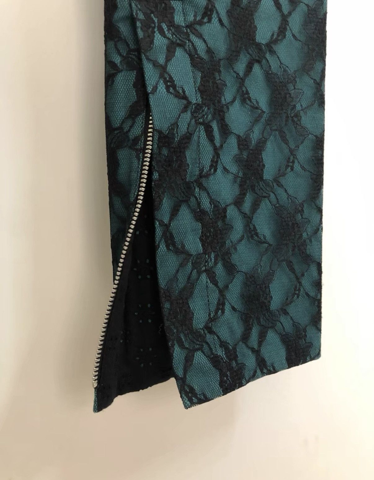 Undercover Undercover But Beautiful 2 pants by Jun Takahashi. Size US 32 / EU 48 - 6 Thumbnail