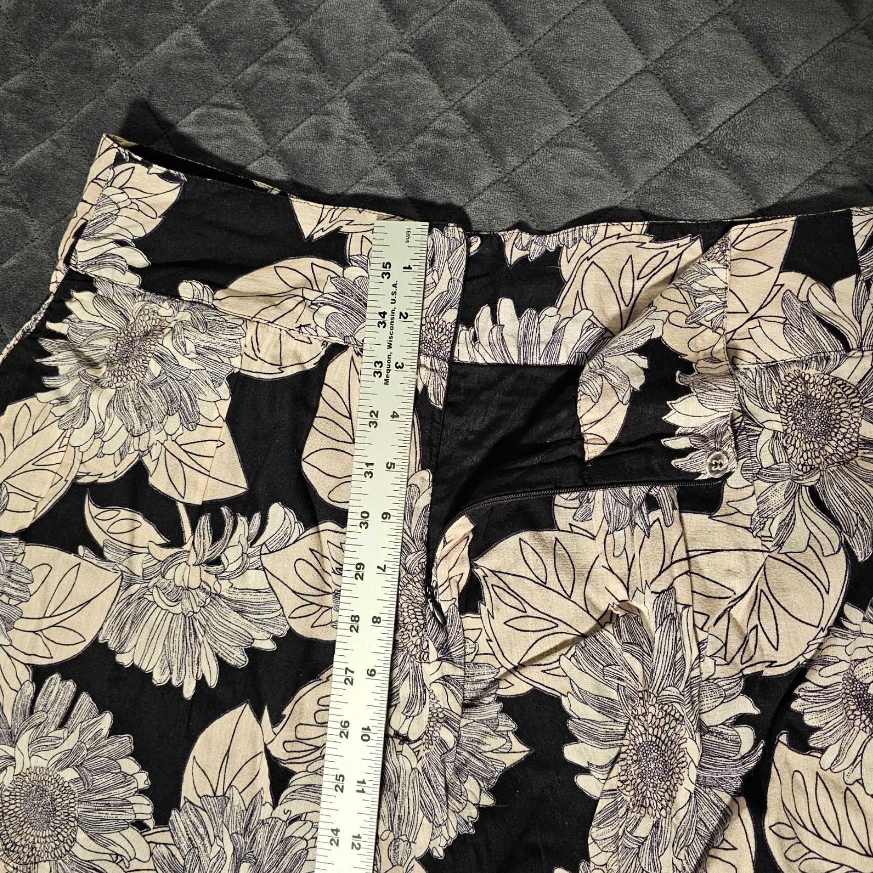 H&M H&M Women's Skirt 10 Black White Floral Short Zipper Casual Size 32" / US 10 / IT 46 - 7 Thumbnail