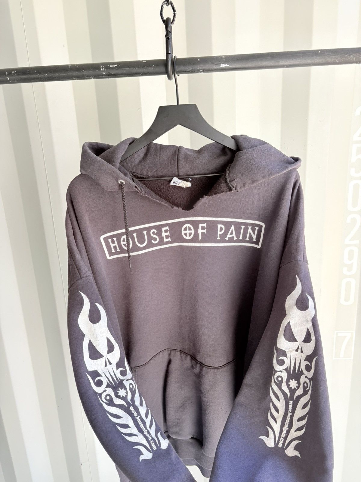 Vintage Thrashed House of Pain Faded Sweatshirt Boxy Fit ERD Grunge Size US XXL / EU 58 / 5 - 2 Thumbnail