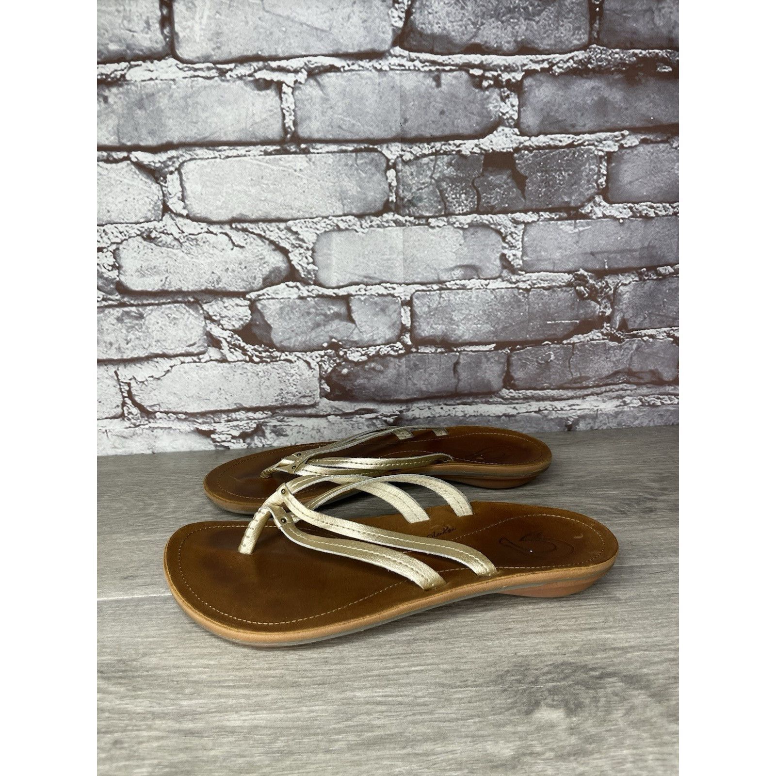 Olukai Olukai “U’i” Gold Leather Double Strap Flip Flops Sandals Wo Size US 8 / IT 38 - 3 Thumbnail