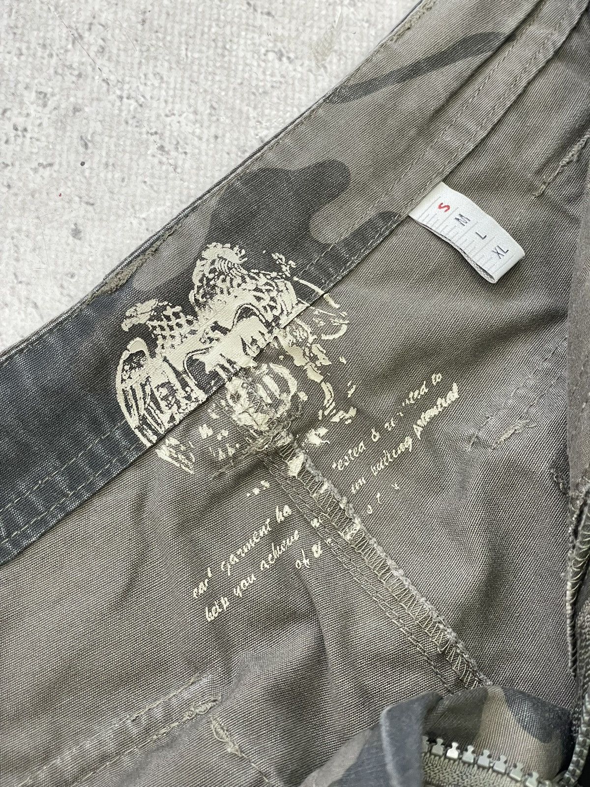Japanese Brand Carharttt style y2k camo baggy cargo pants japanese style Size US 31 - 8 Thumbnail